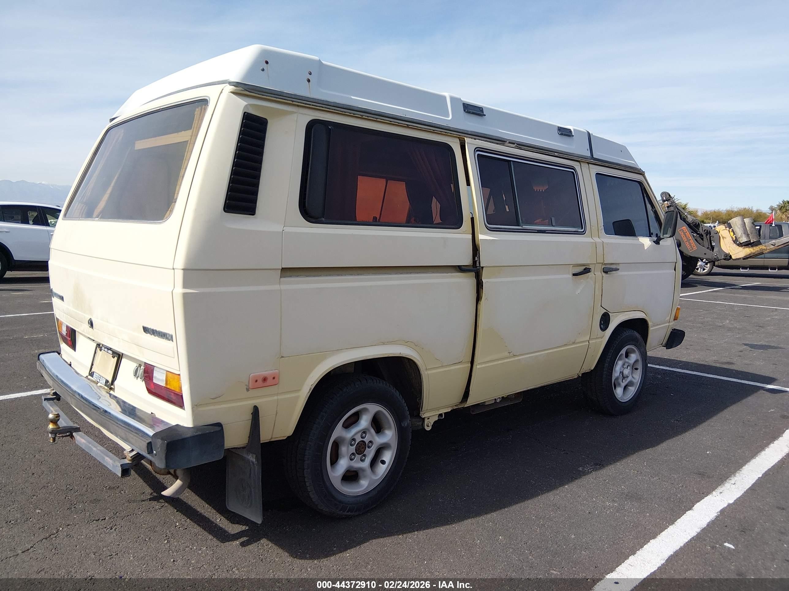 1984 Volkswagen Vanagon Campmobile Yellow vin: WV2ZB0253EH019260