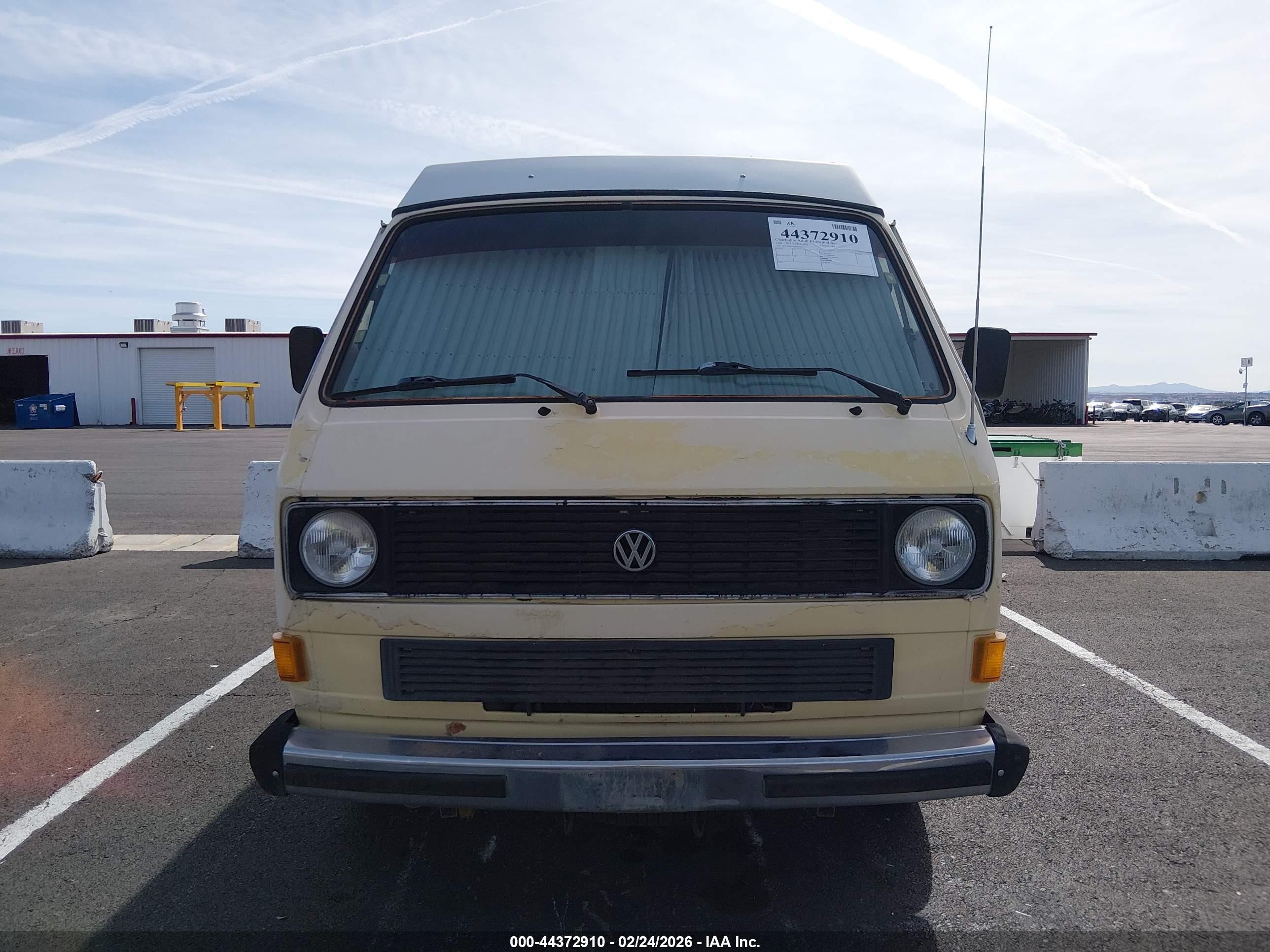 1984 Volkswagen Vanagon Campmobile Yellow vin: WV2ZB0253EH019260