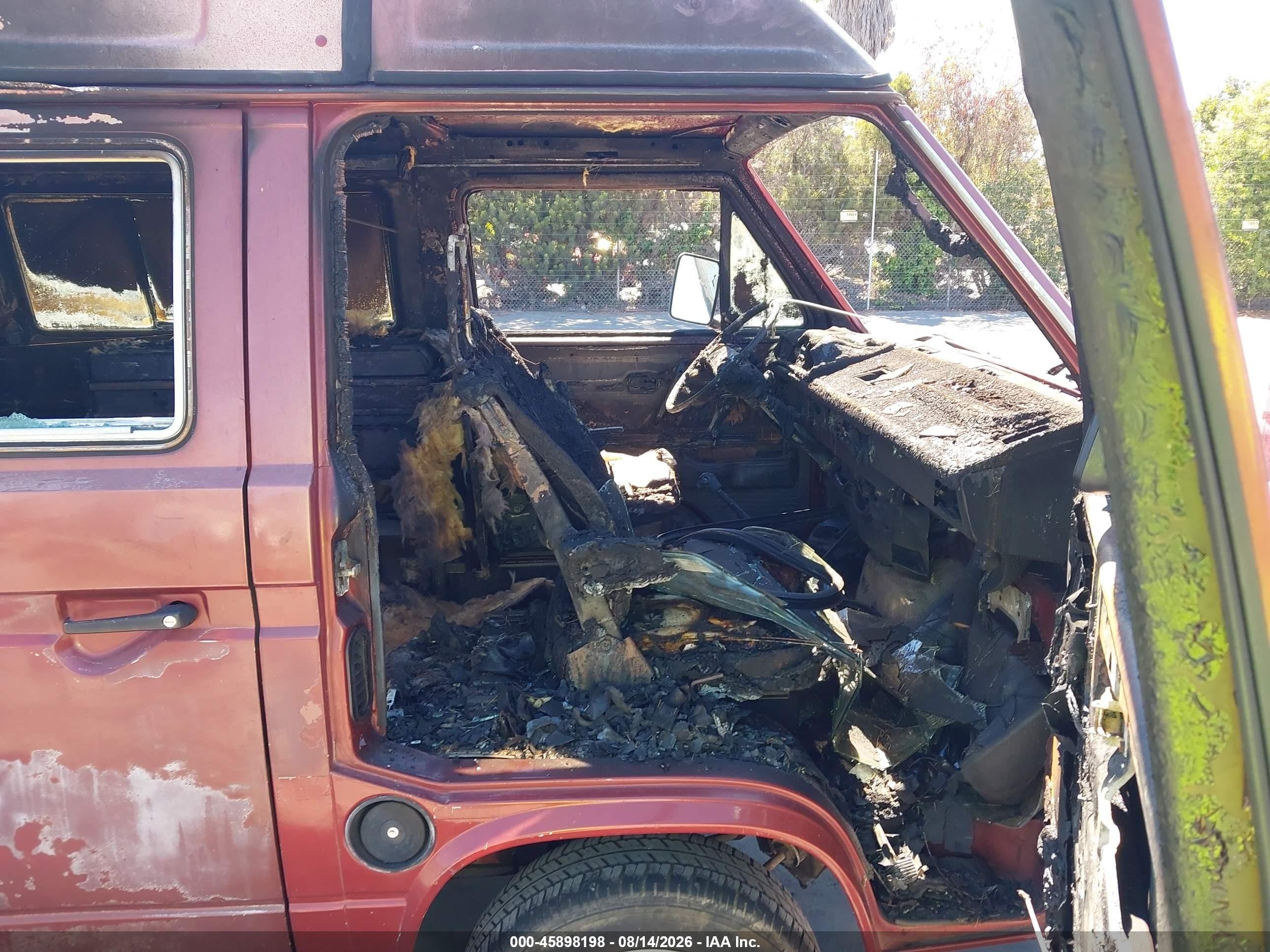 1987 Volkswagen Vanagon Campmobile Maroon vin: WV2ZB0253HH004763