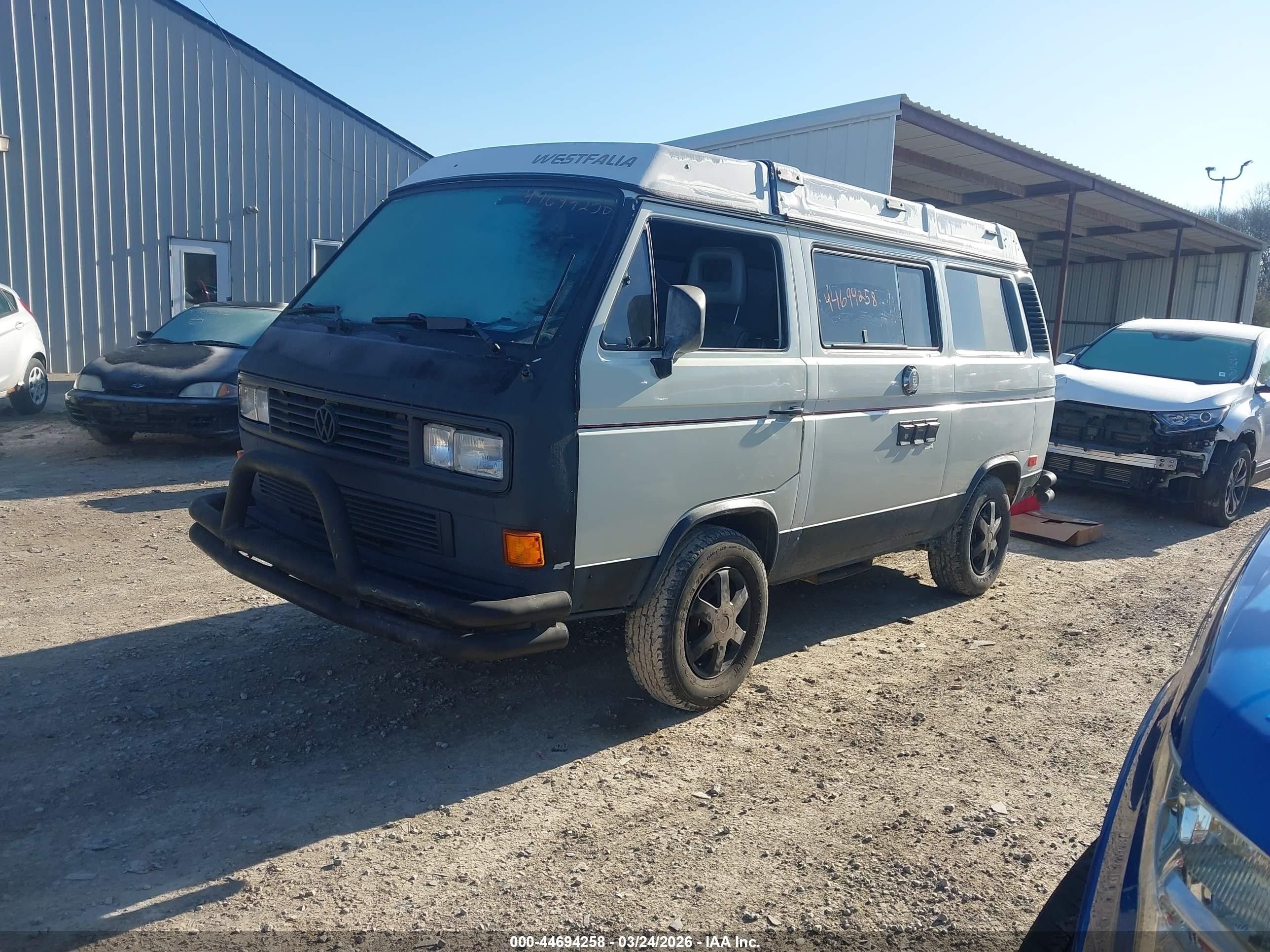 1989 Volkswagen Vanagon Campmobile White vin: WV2ZB0254KH042882