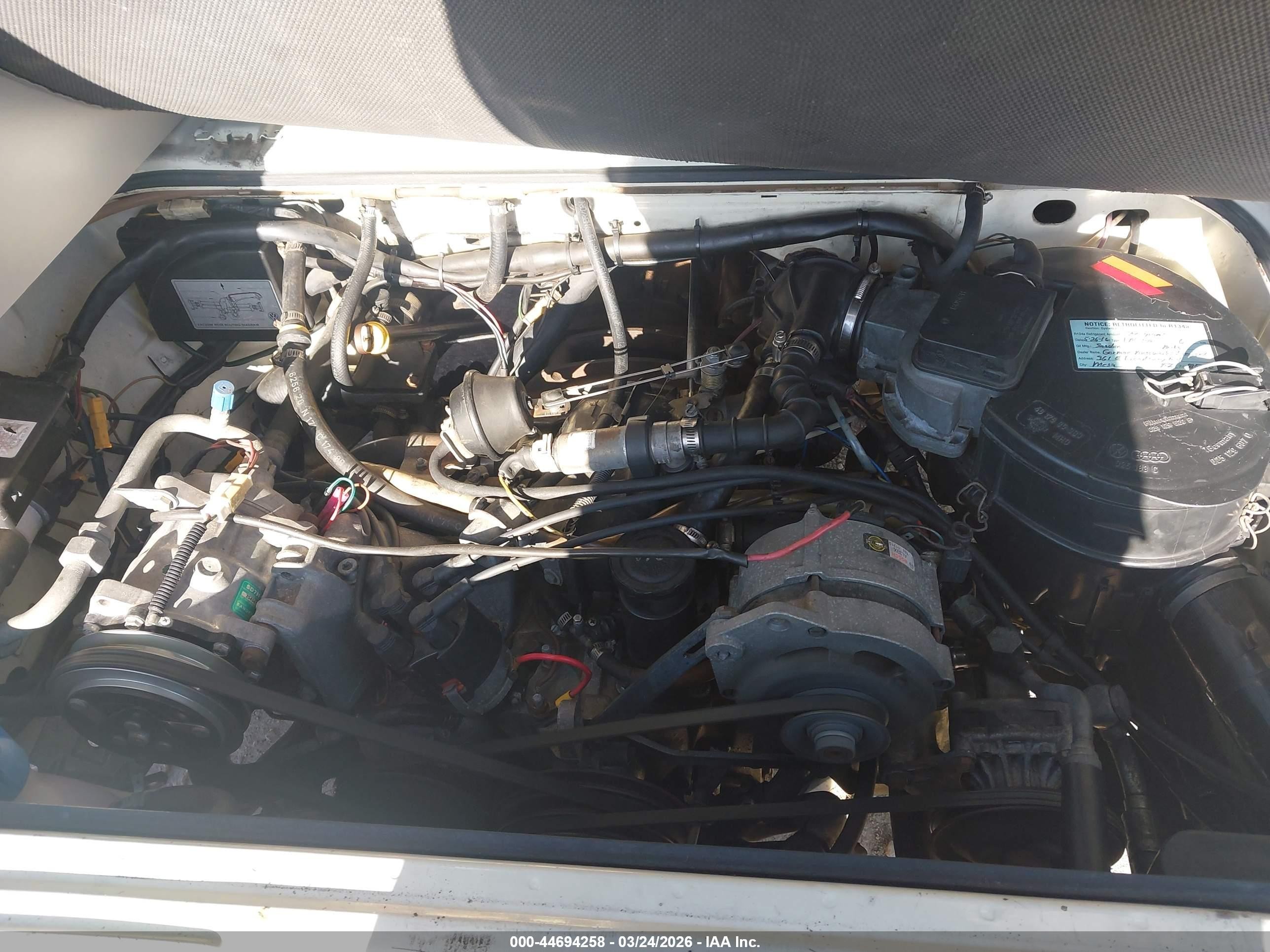 1989 Volkswagen Vanagon Campmobile White vin: WV2ZB0254KH042882
