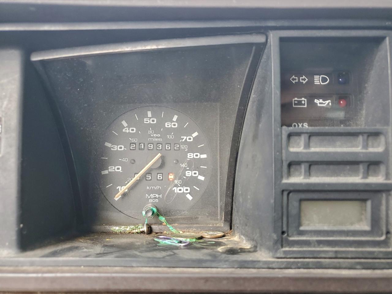1984 Volkswagen Vanagon Campmobile Tan vin: WV2ZB0257EH083396