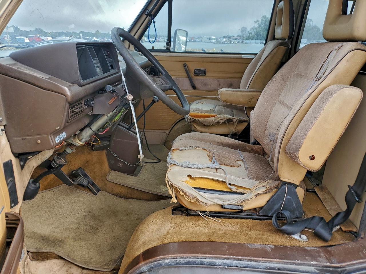1984 Volkswagen Vanagon Campmobile Tan vin: WV2ZB0257EH083396
