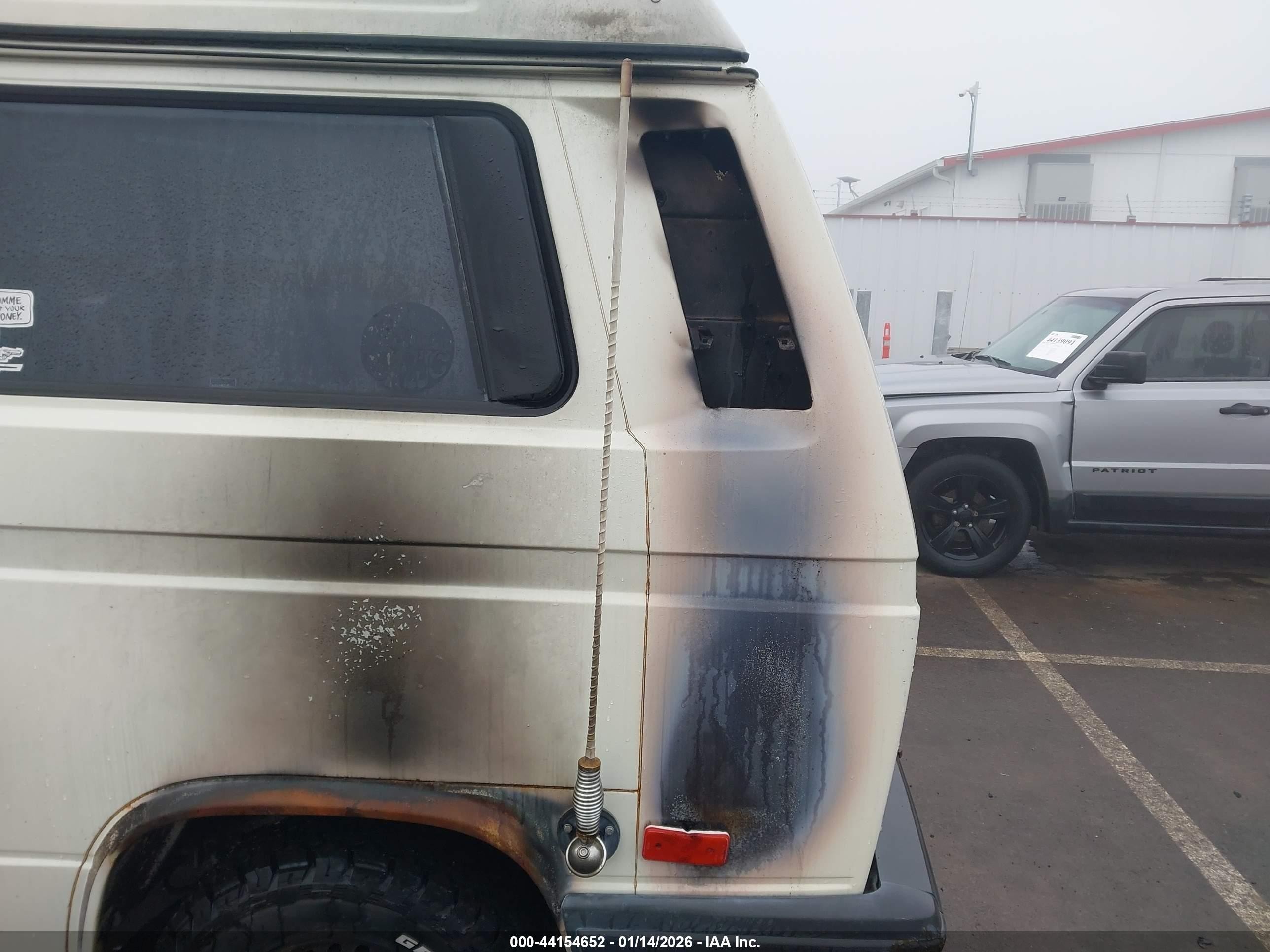 1991 Volkswagen Vanagon Campmobile White vin: WV2ZB0258MH001075