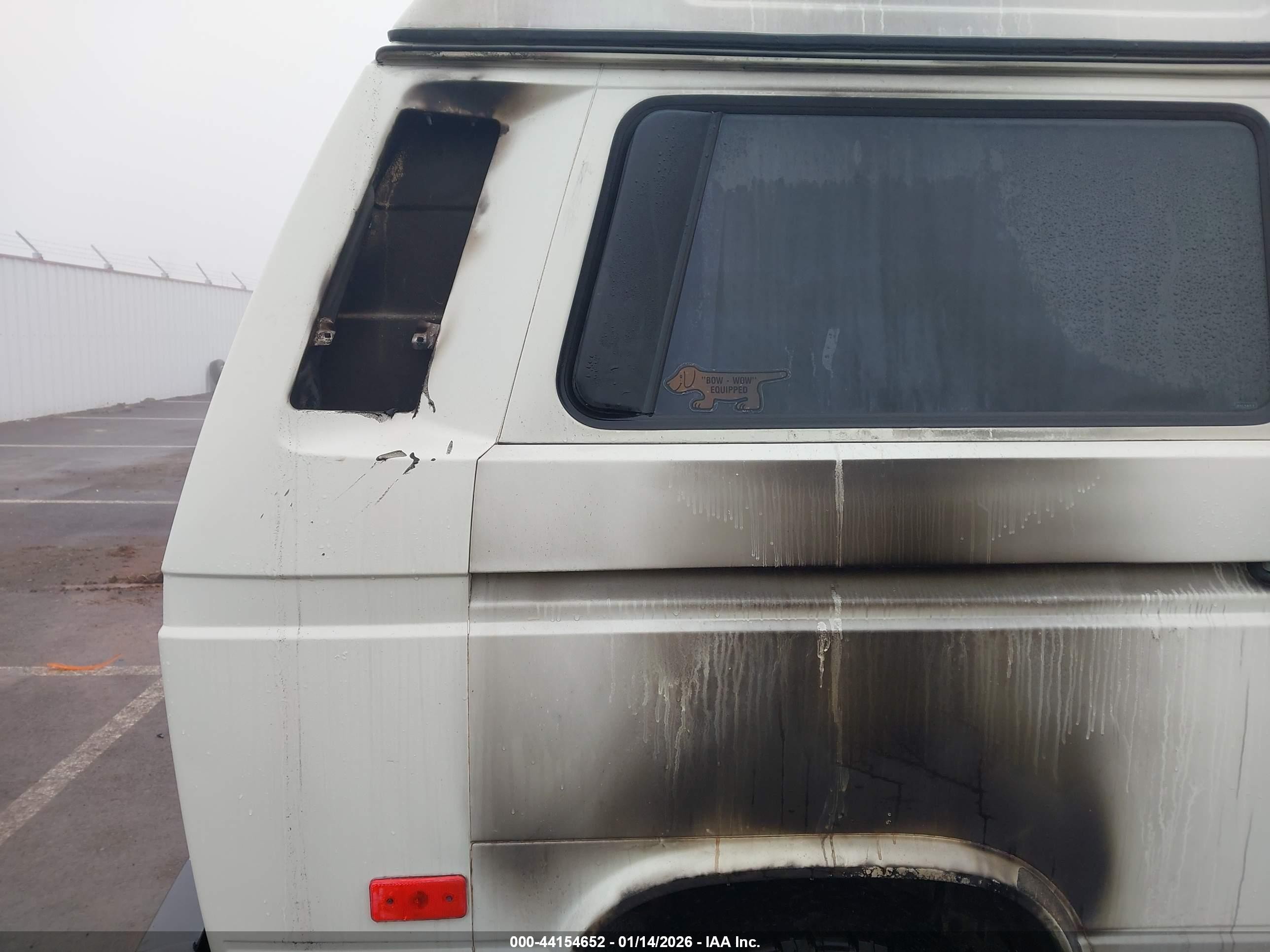 1991 Volkswagen Vanagon Campmobile White vin: WV2ZB0258MH001075