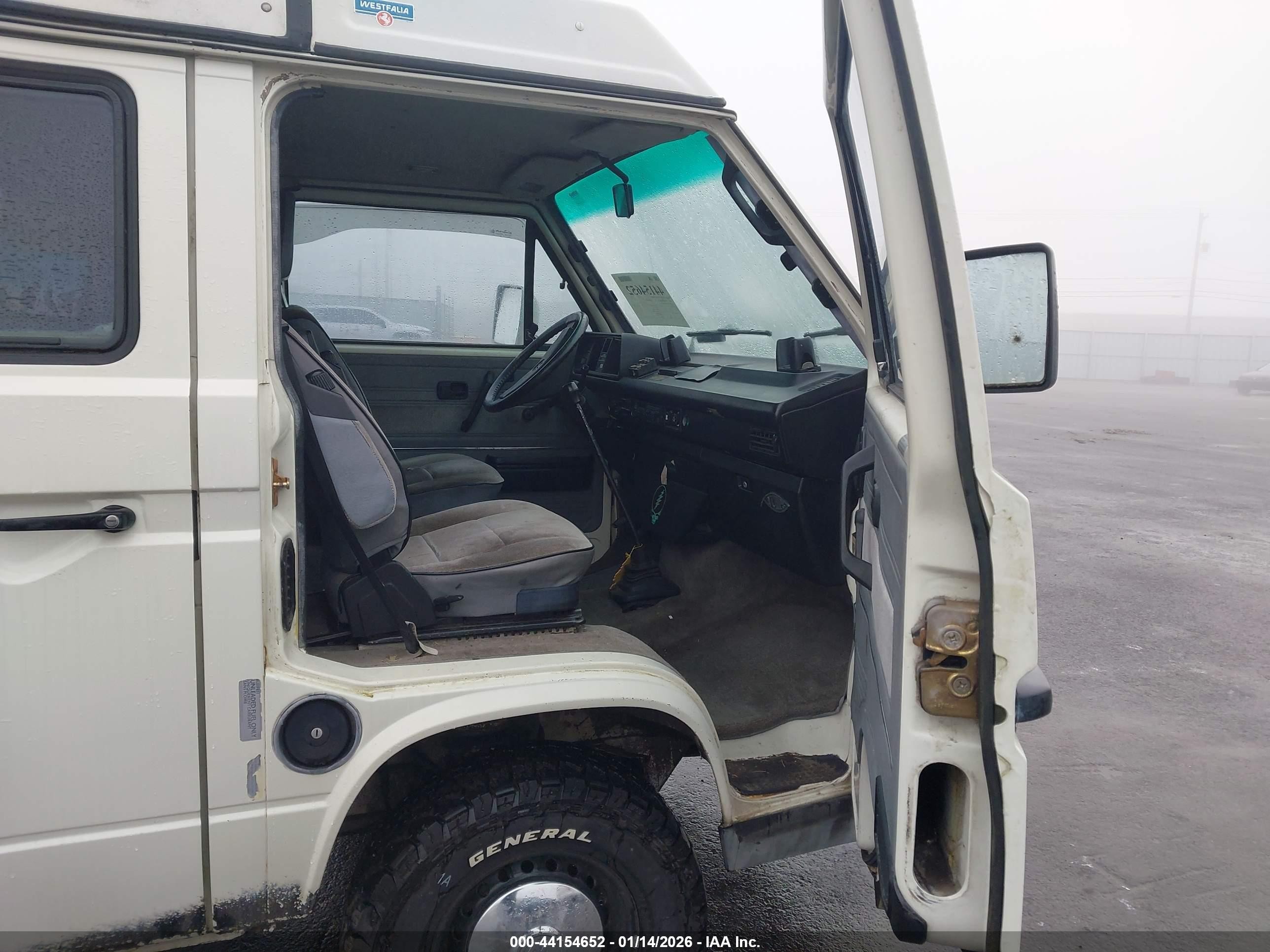 1991 Volkswagen Vanagon Campmobile White vin: WV2ZB0258MH001075