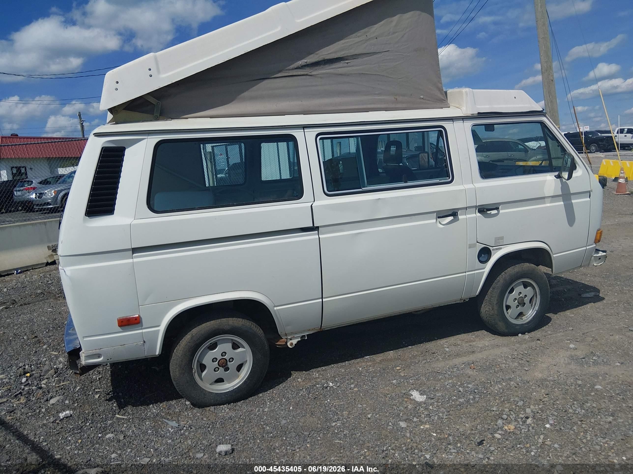 1987 Volkswagen Vanagon Campmobile White vin: WV2ZB0259HH097725