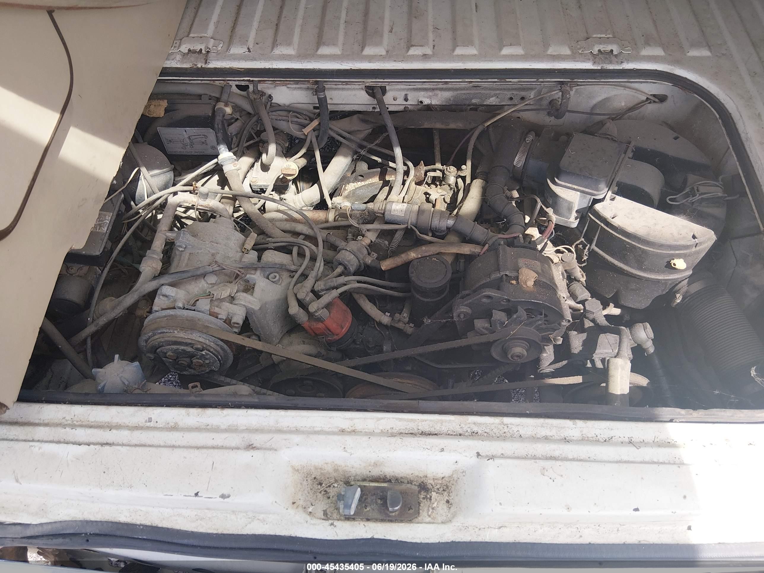 1987 Volkswagen Vanagon Campmobile White vin: WV2ZB0259HH097725