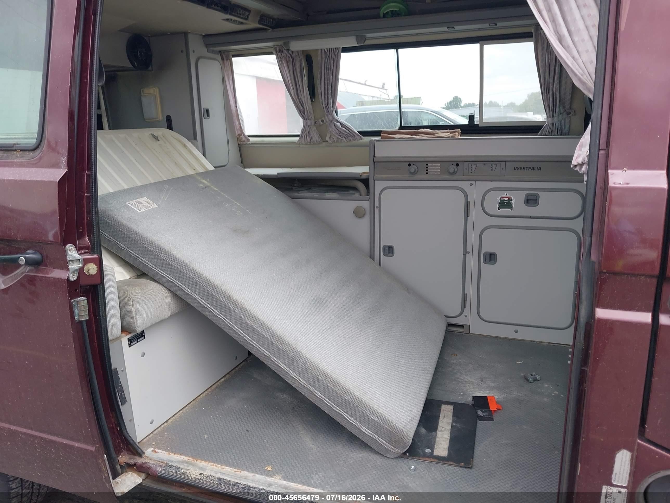1991 Volkswagen Vanagon Campmobile Бордовый vin: WV2ZB0259MG006808