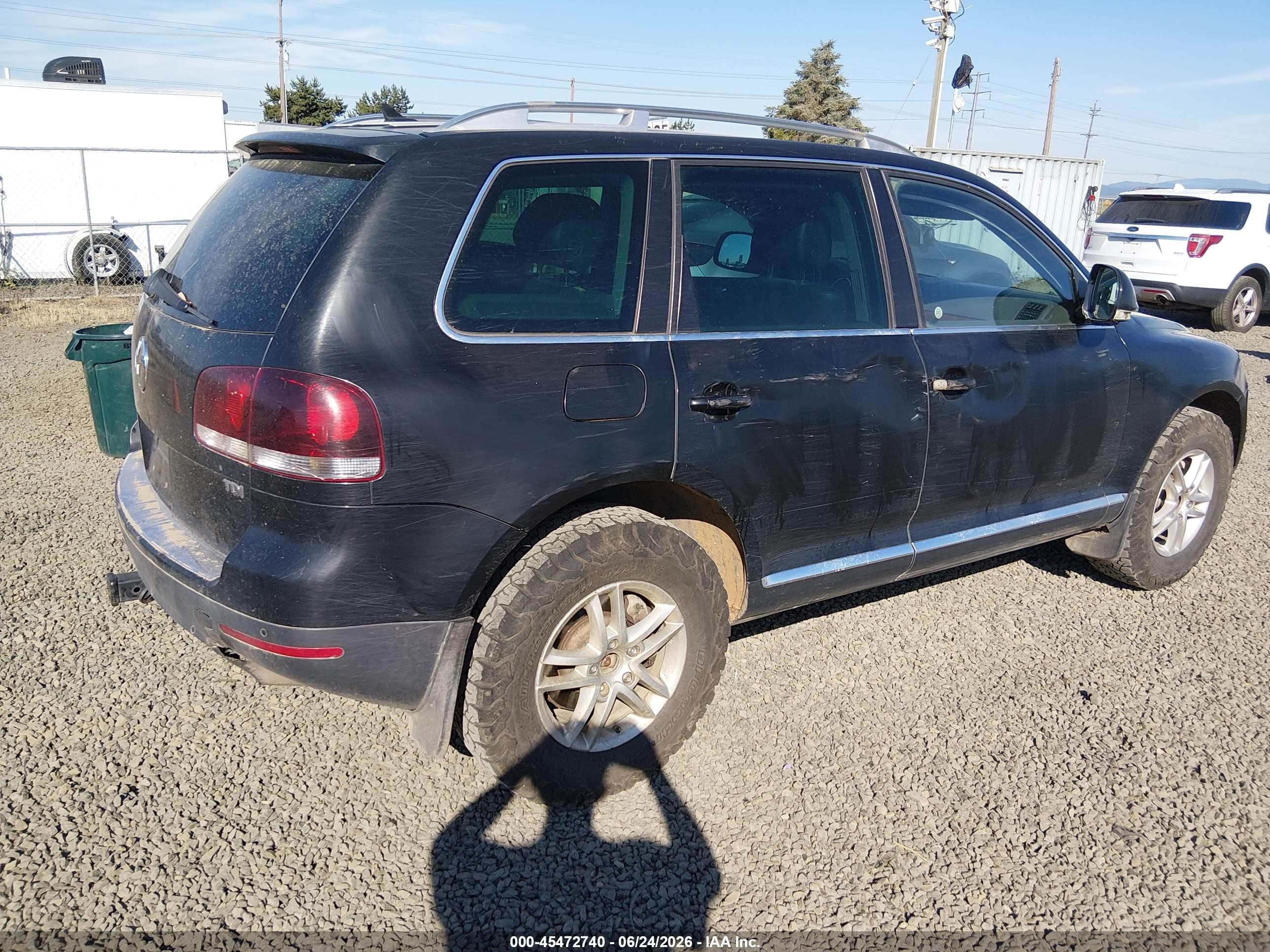 2010 Volkswagen Touareg V6 Tdi Black vin: WVGAK7A95AD001638