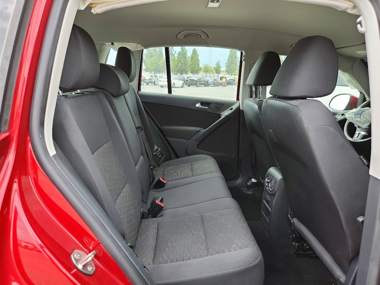 2013 Volkswagen Tiguan S Бордовый vin: WVGAV3AX0DW090431