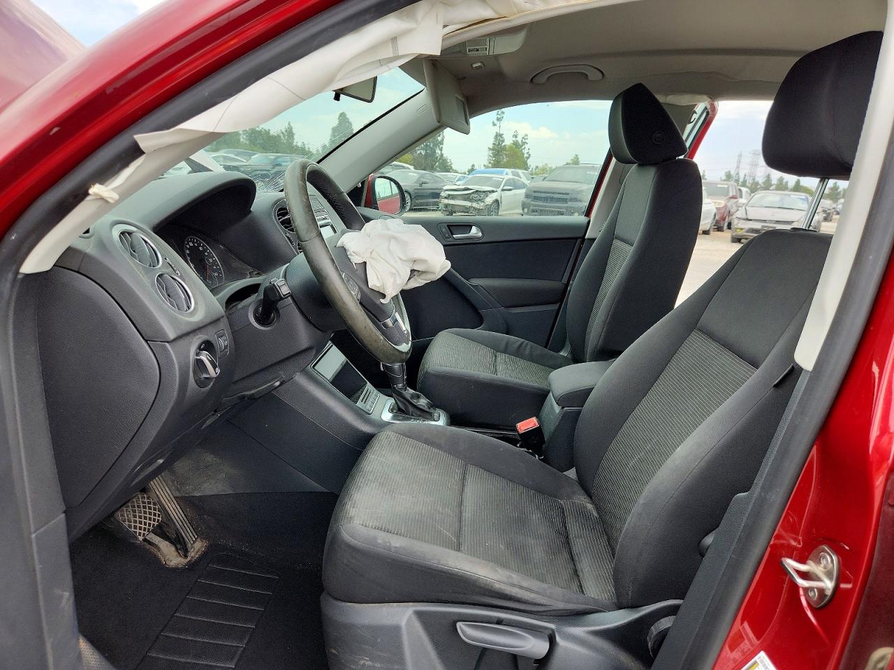 2013 Volkswagen Tiguan S Бордовый vin: WVGAV3AX0DW090431