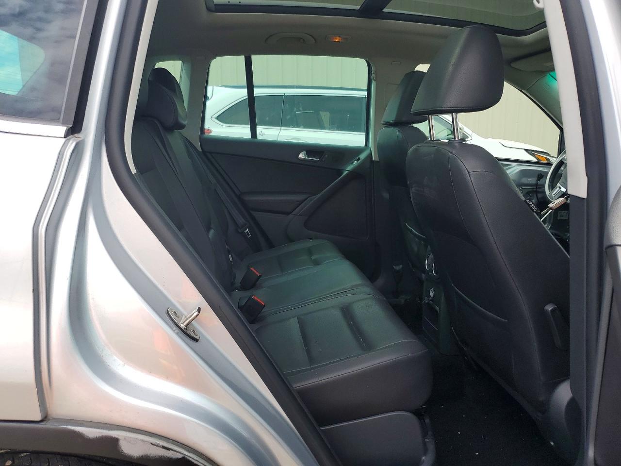 2013 Volkswagen Tiguan S Silver vin: WVGAV3AX0DW563213