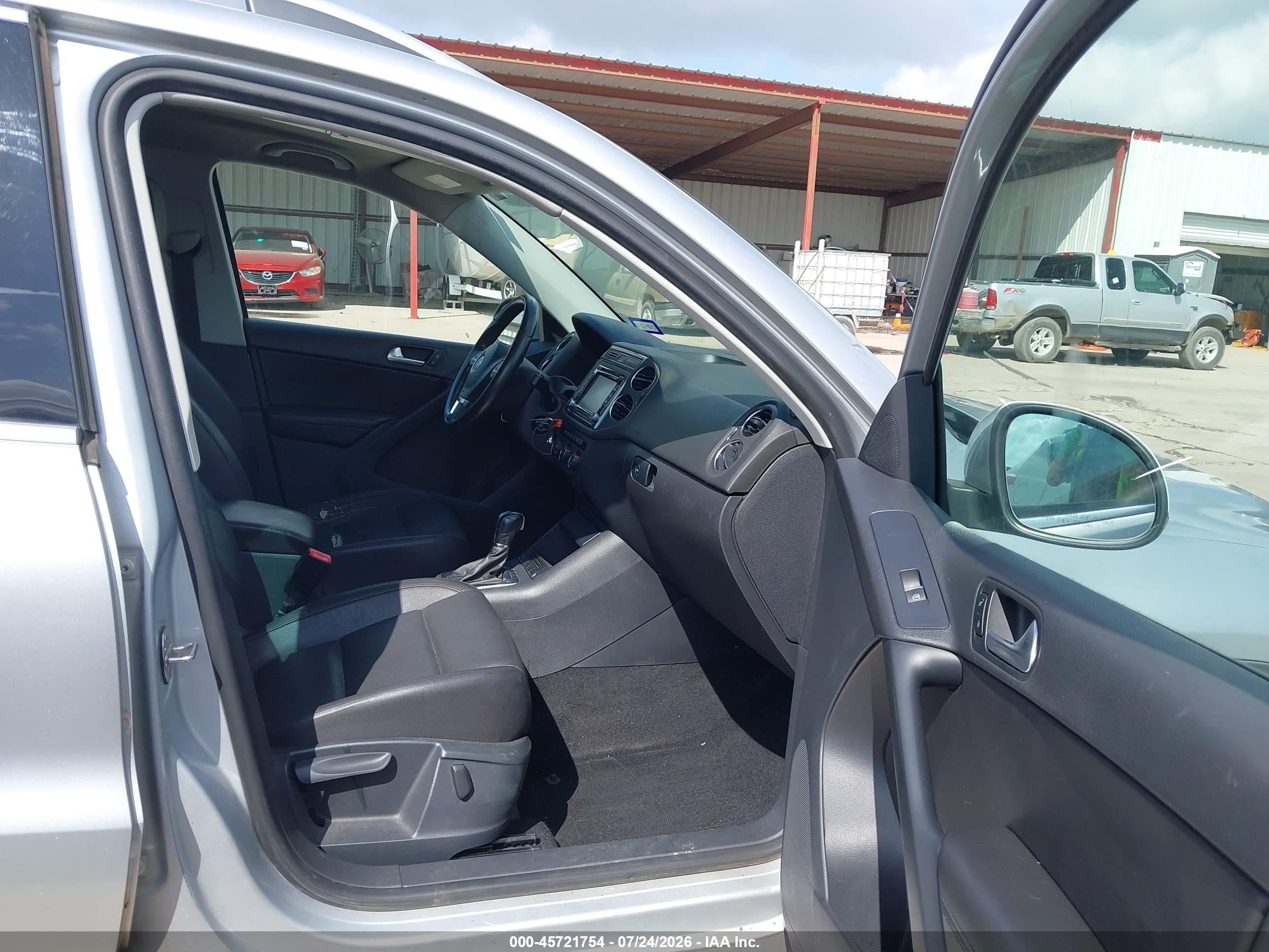 2013 Volkswagen Tiguan Se Silver vin: WVGAV3AX0DW596146
