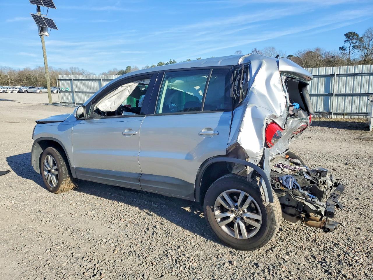 2014 Volkswagen Tiguan S Серебряный vin: WVGAV3AX0EW536837