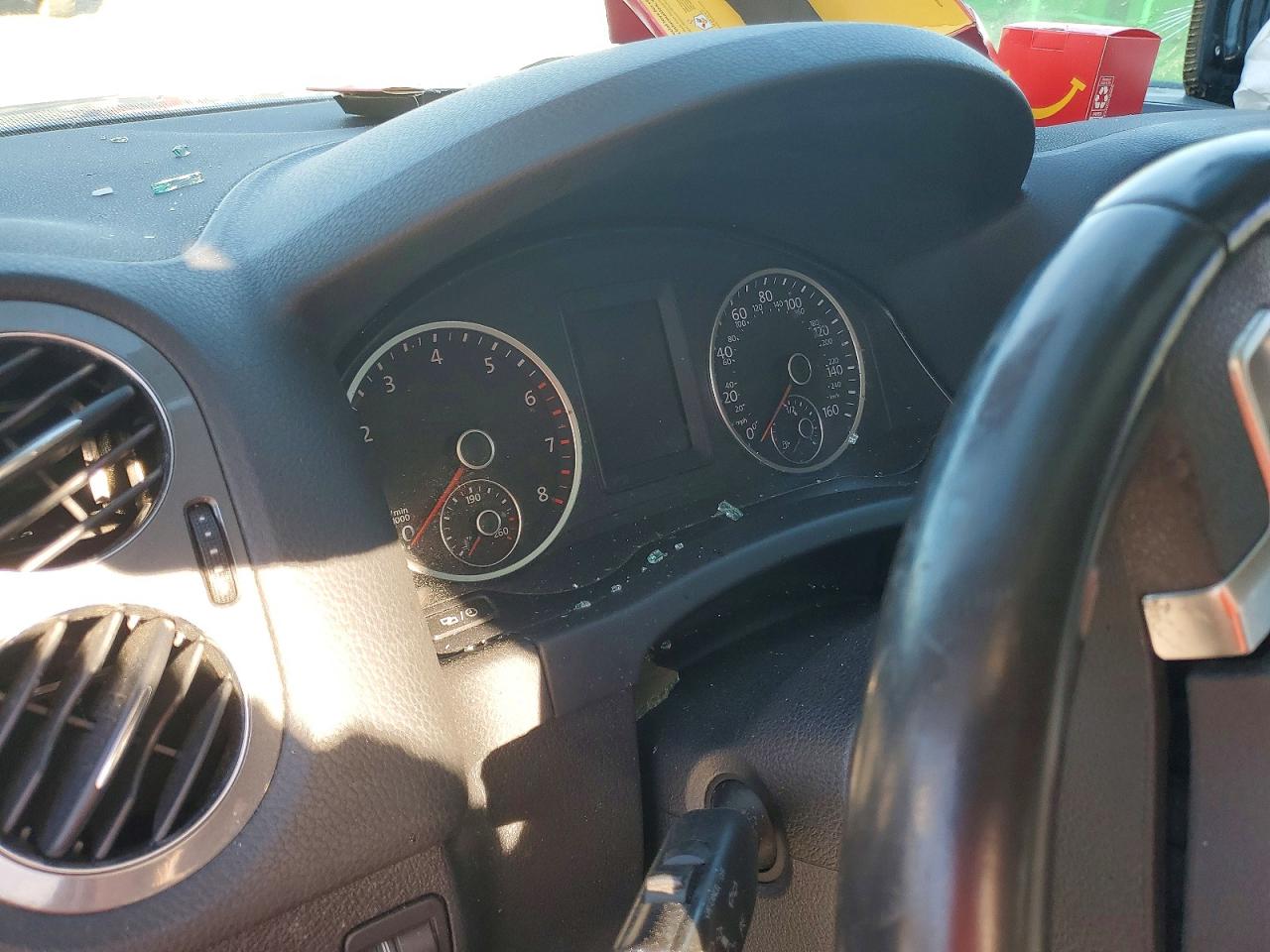 2014 Volkswagen Tiguan S Серебряный vin: WVGAV3AX0EW536837