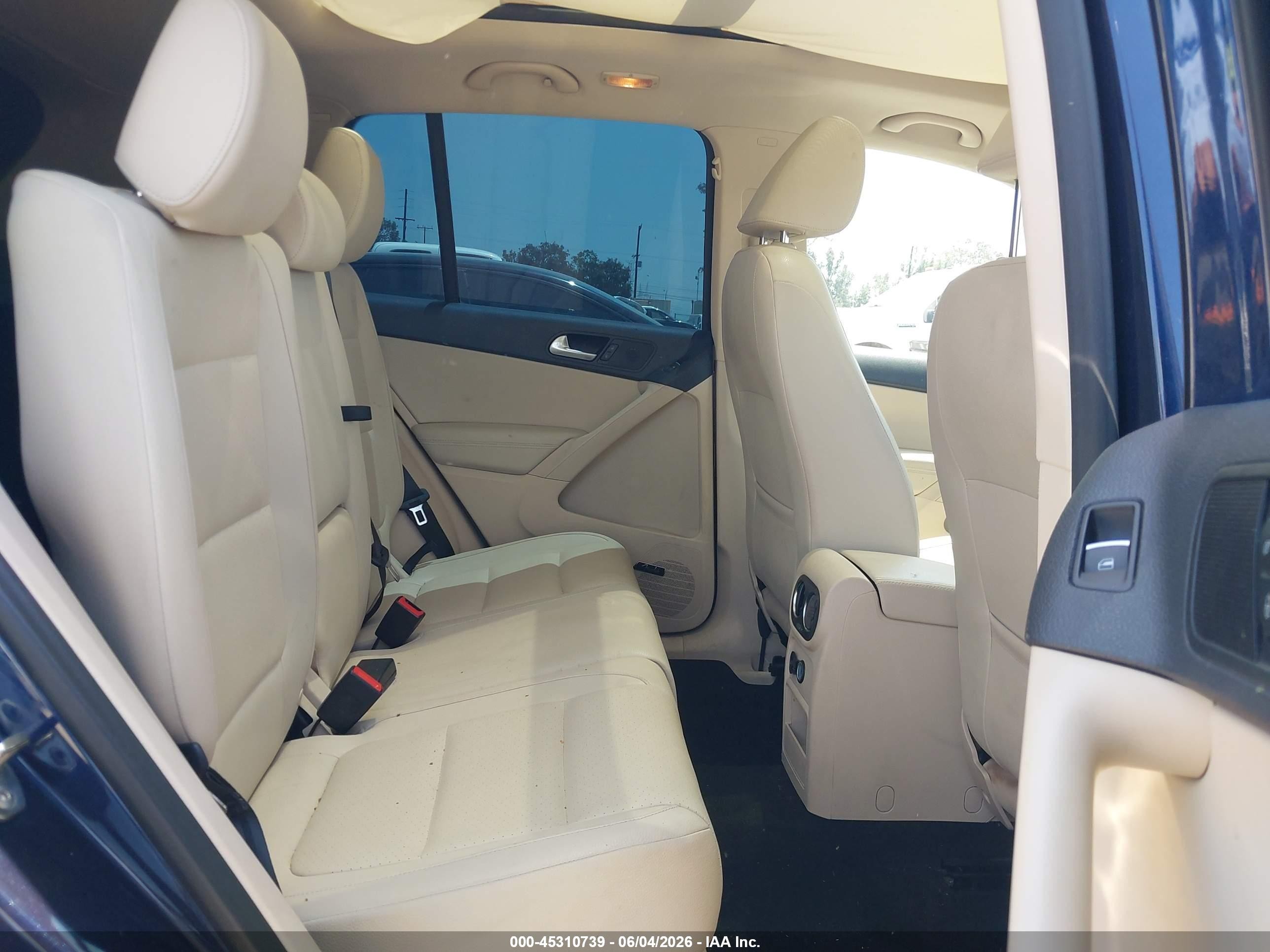 2014 Volkswagen Tiguan Sel Dark Blue vin: WVGAV3AX0EW537339