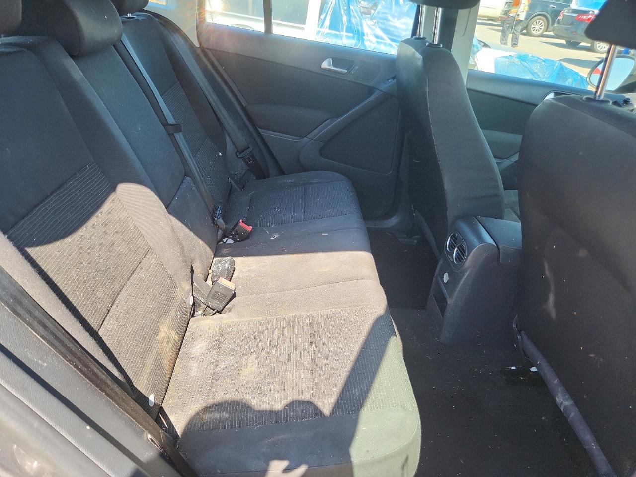 2014 Volkswagen Tiguan S Gray vin: WVGAV3AX0EW550186