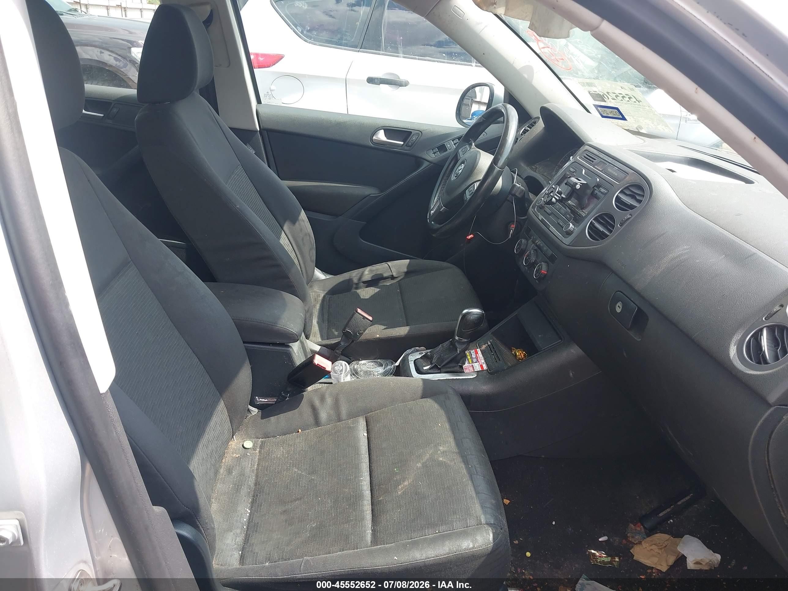2014 Volkswagen Tiguan S Silver vin: WVGAV3AX0EW602027