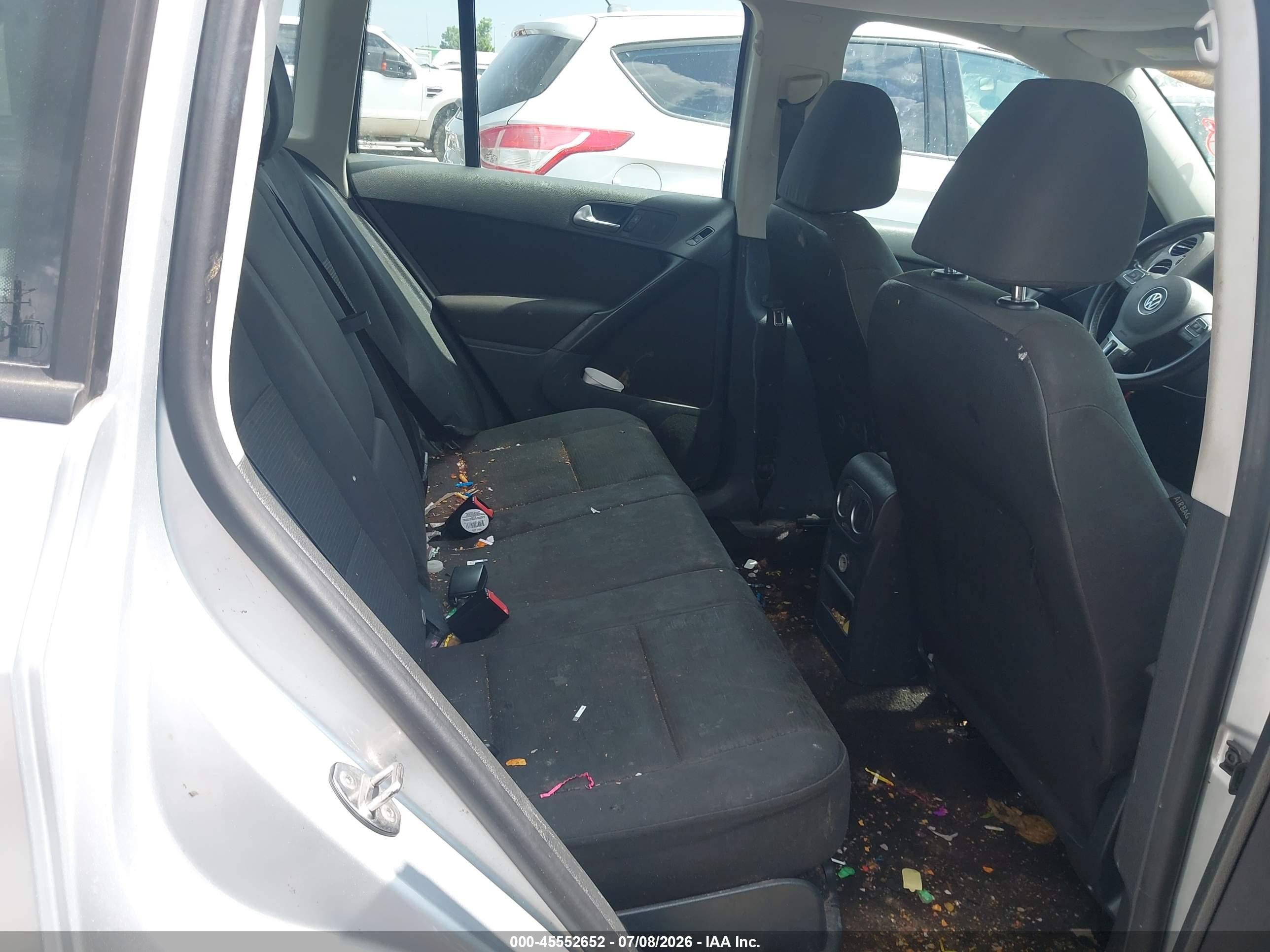 2014 Volkswagen Tiguan S Silver vin: WVGAV3AX0EW602027