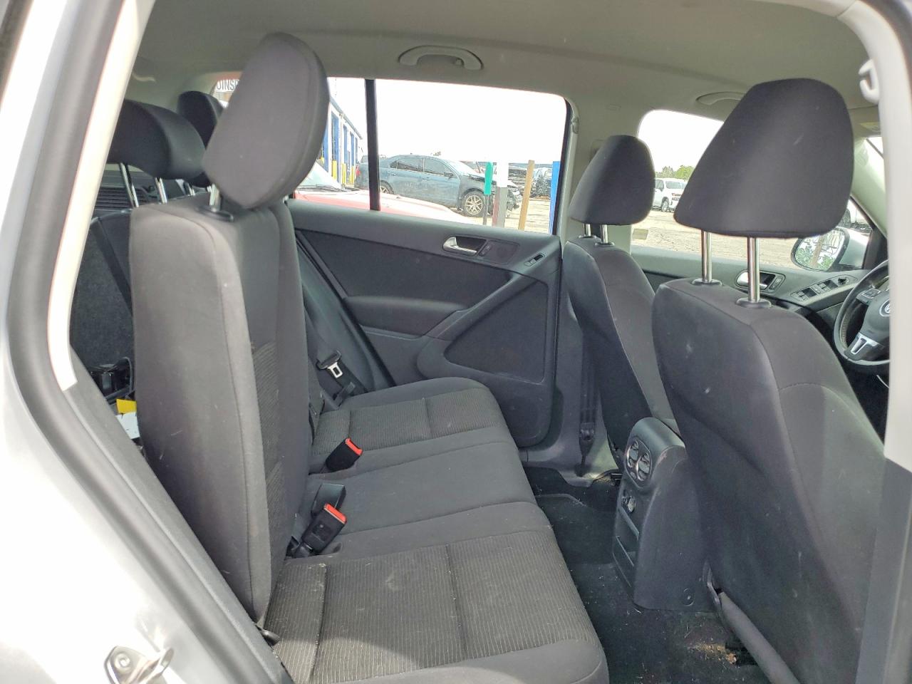 2014 Volkswagen Tiguan S Silver vin: WVGAV3AX0EW623847