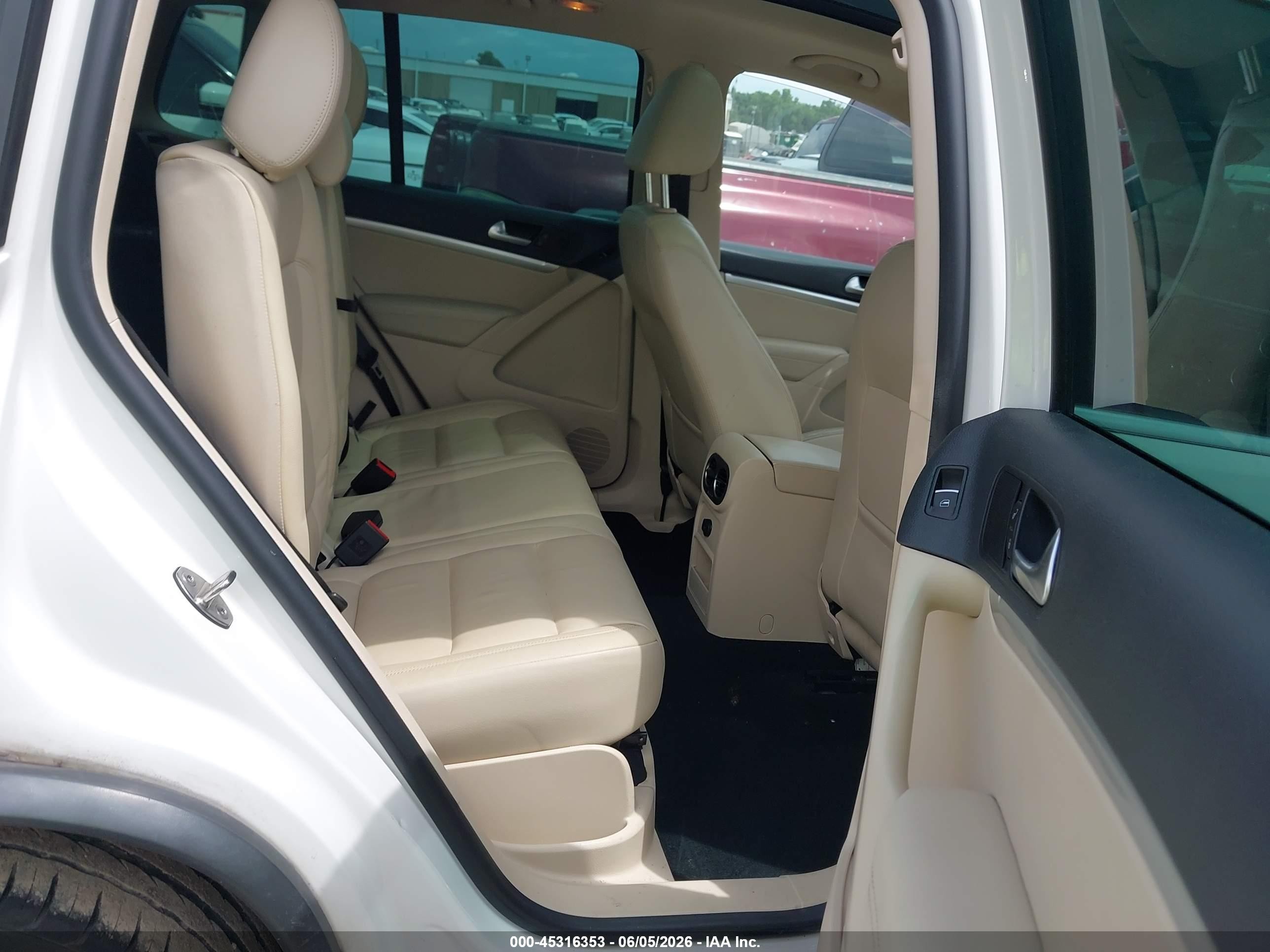 2013 Volkswagen Tiguan Sel White vin: WVGAV3AX1DW566427
