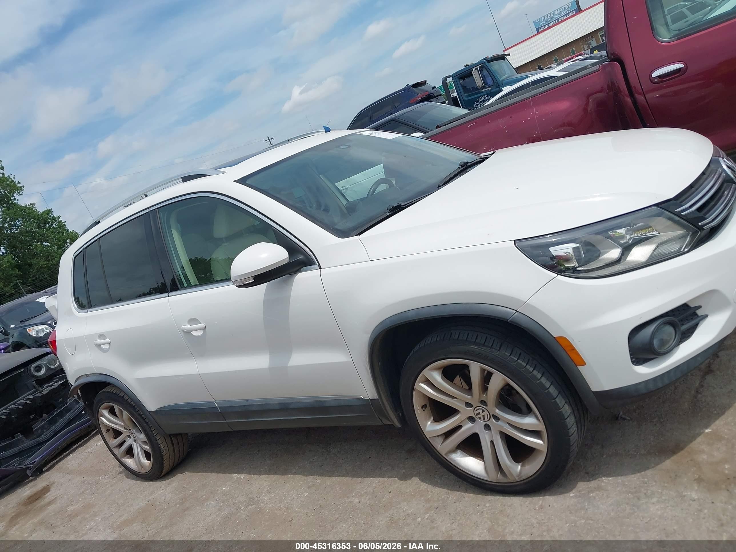 2013 Volkswagen Tiguan Sel White vin: WVGAV3AX1DW566427