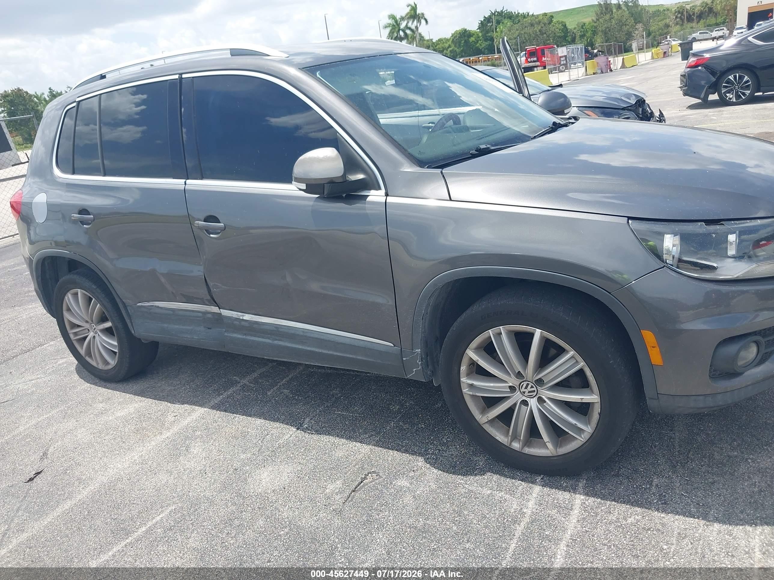 2013 Volkswagen Tiguan Se Gray vin: WVGAV3AX1DW571563