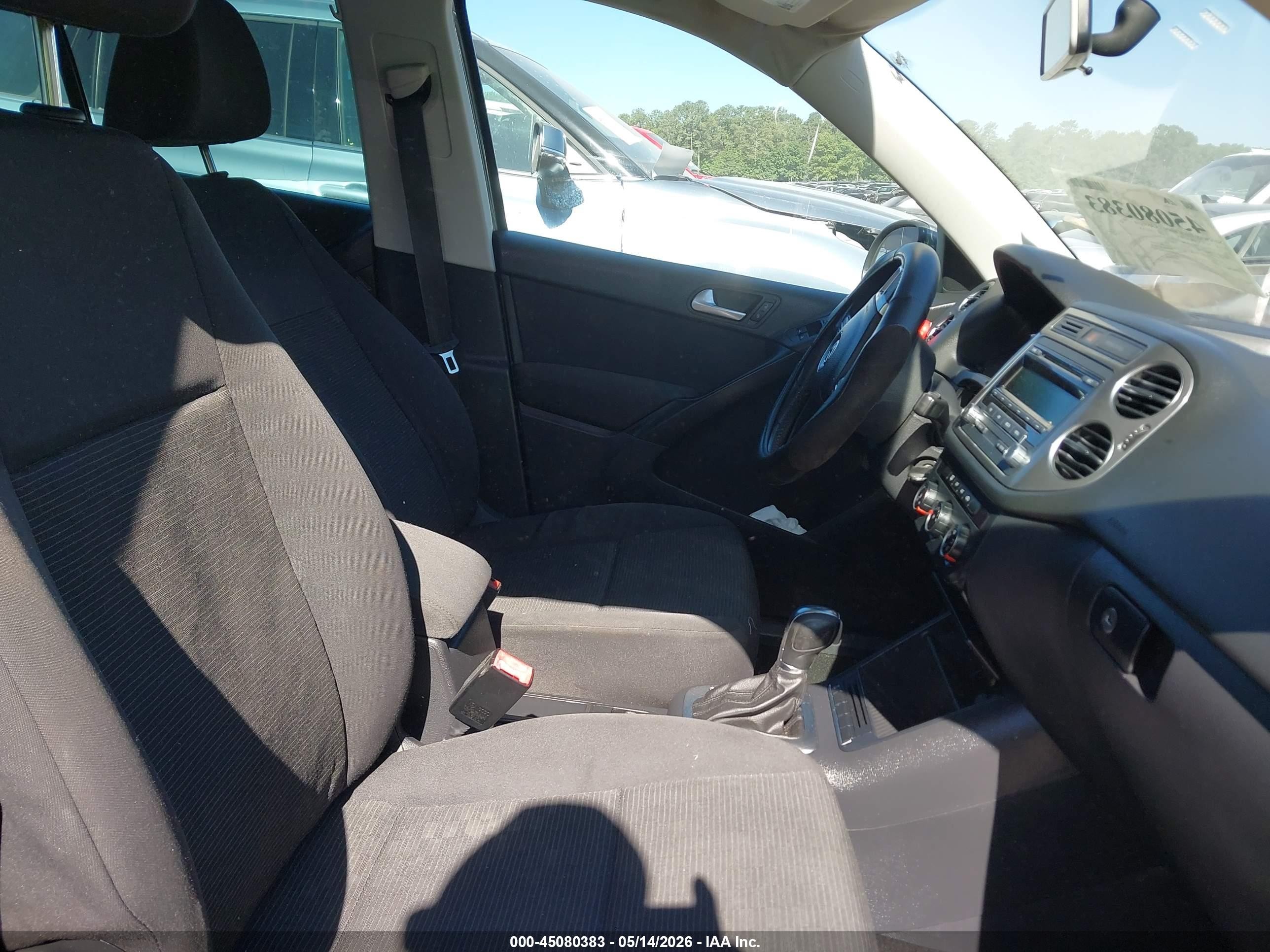 2013 Volkswagen Tiguan S Серый vin: WVGAV3AX1DW608286