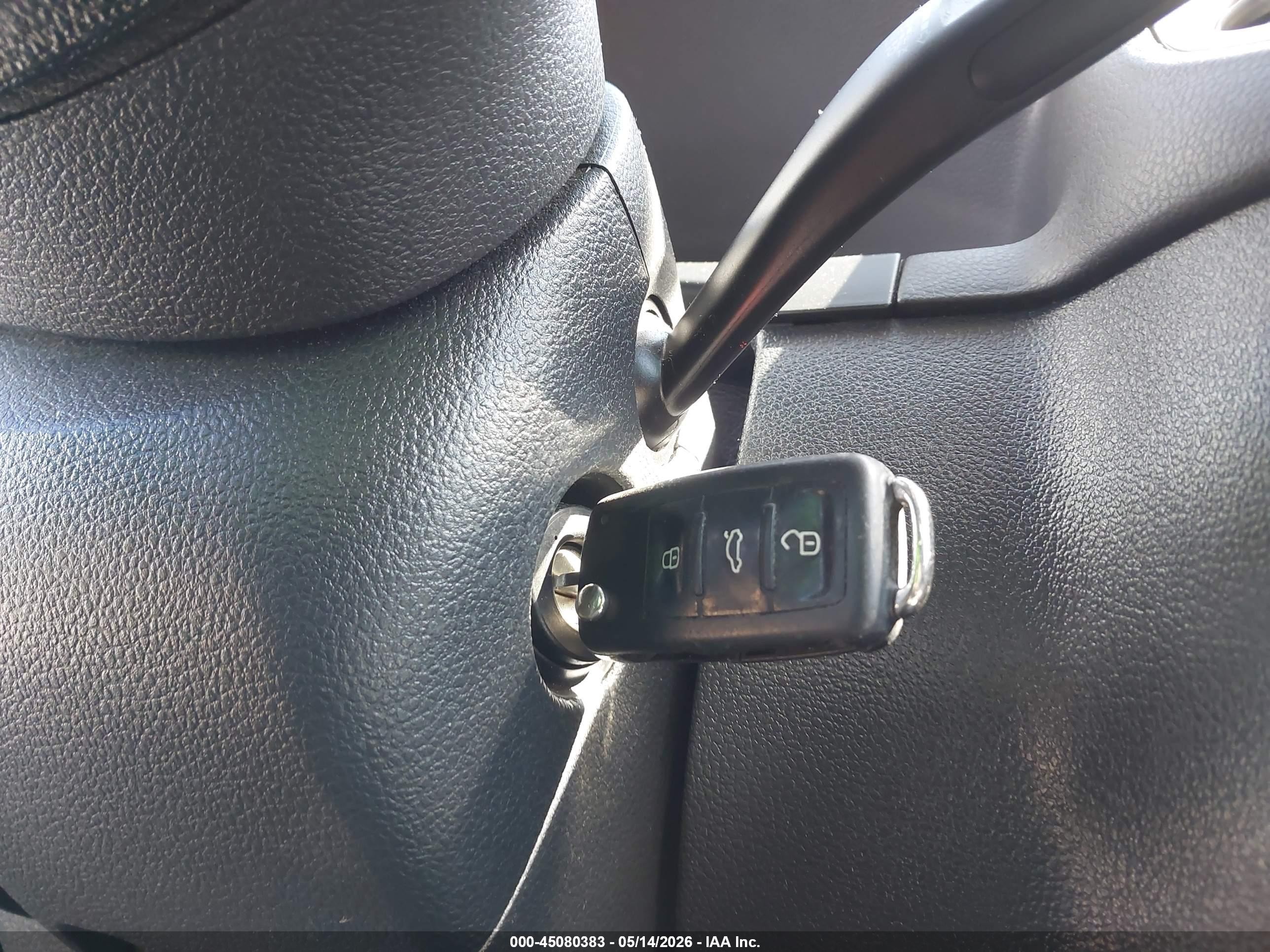 2013 Volkswagen Tiguan S Серый vin: WVGAV3AX1DW608286