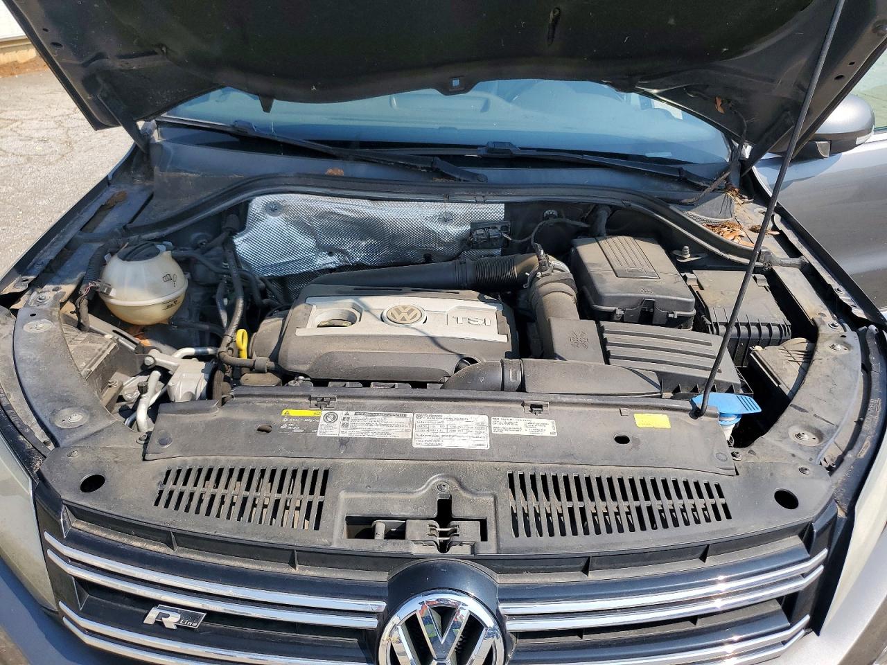 2014 Volkswagen Tiguan S Gray vin: WVGAV3AX1EW042731