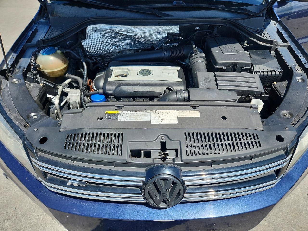 2014 Volkswagen Tiguan S Blue vin: WVGAV3AX1EW081142