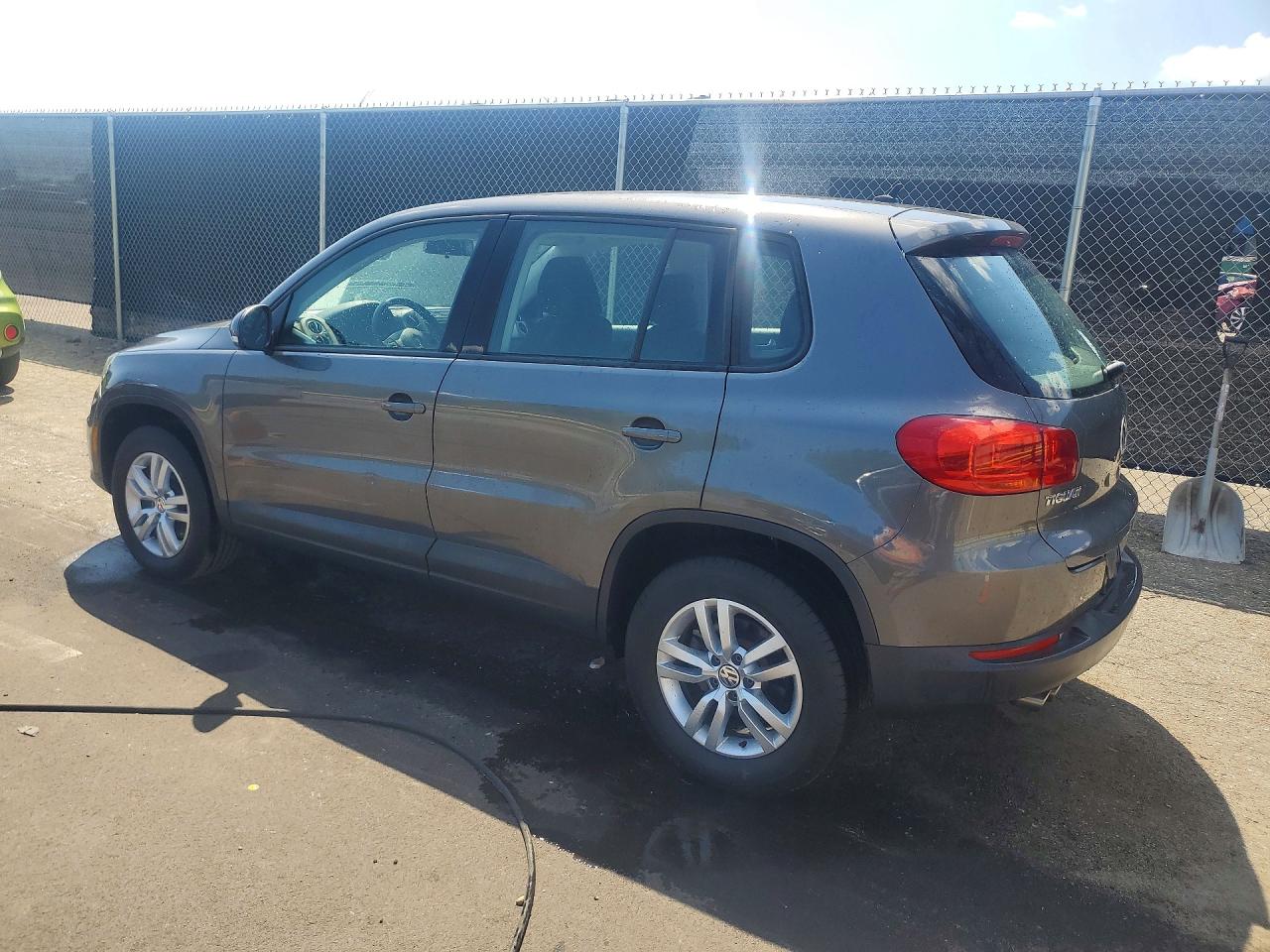 2014 Volkswagen Tiguan S Угольный vin: WVGAV3AX1EW506746