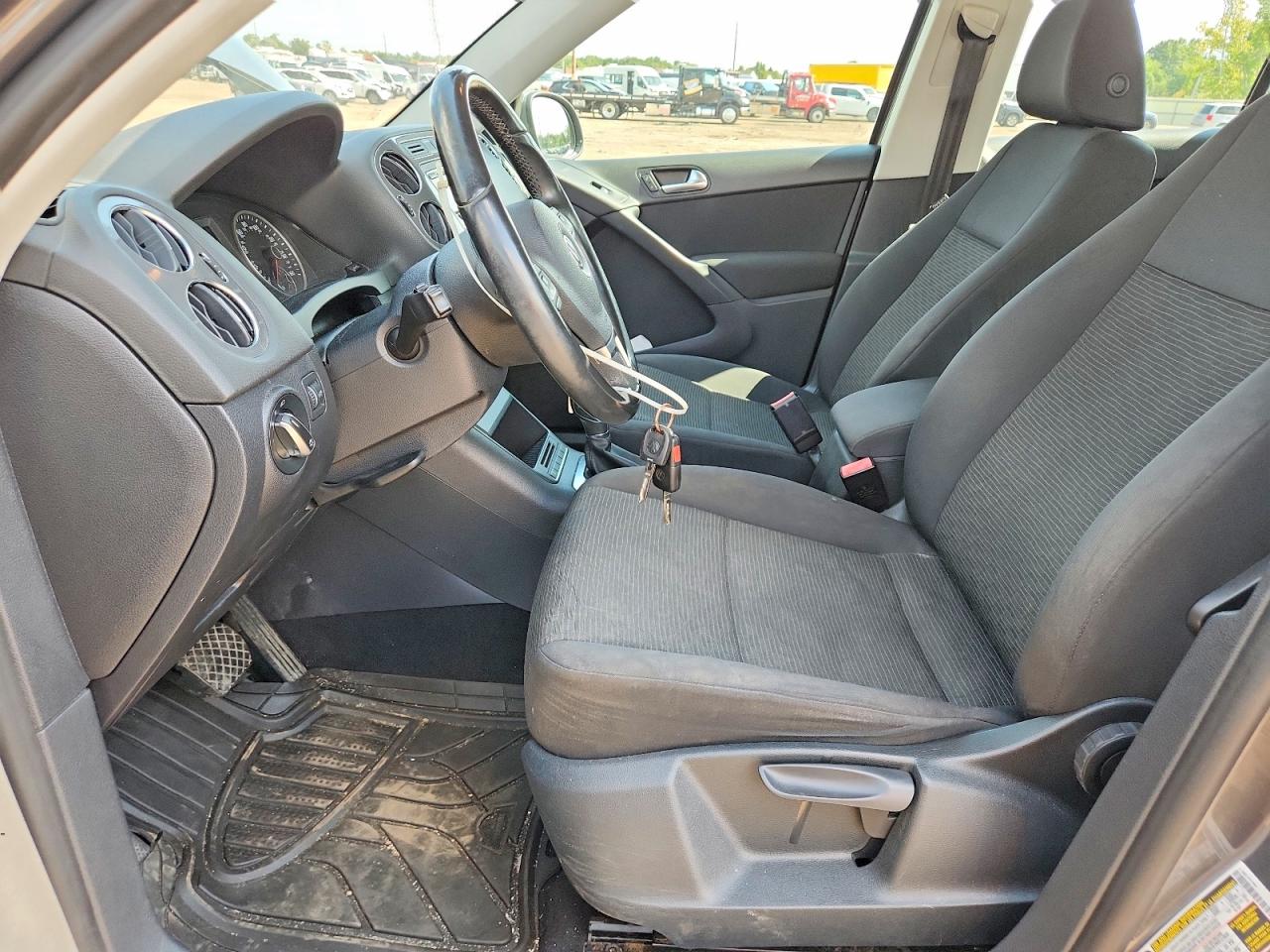 2014 Volkswagen Tiguan S Угольный vin: WVGAV3AX1EW506746