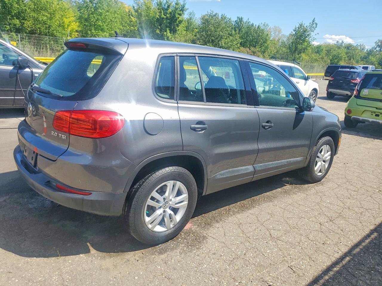 2014 Volkswagen Tiguan S Угольный vin: WVGAV3AX1EW506746