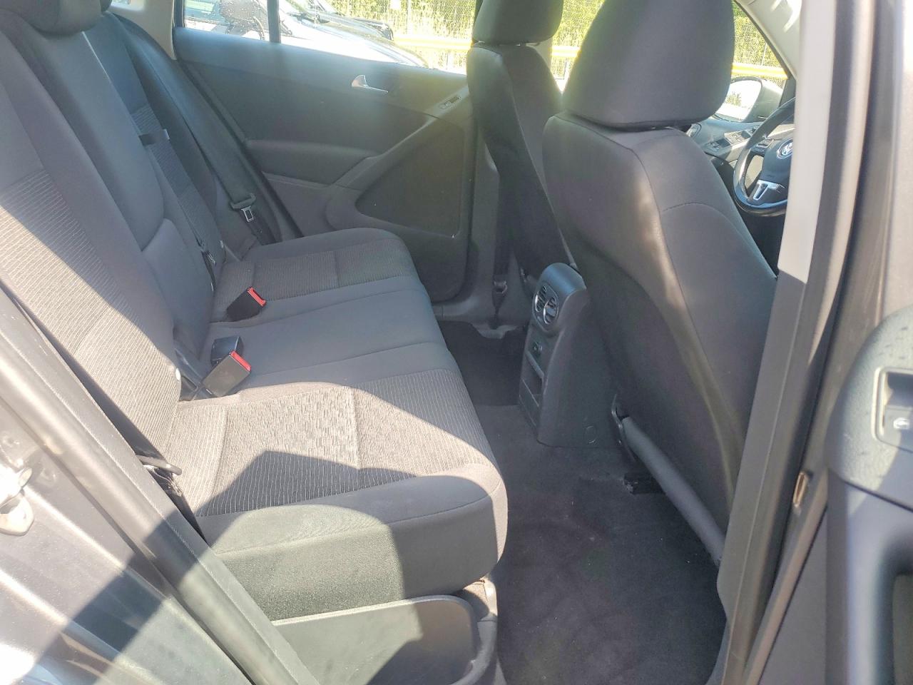 2014 Volkswagen Tiguan S Угольный vin: WVGAV3AX1EW506746