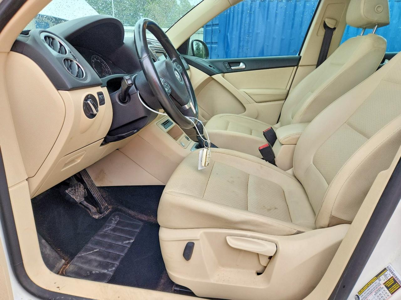 2014 Volkswagen Tiguan S White vin: WVGAV3AX1EW540878