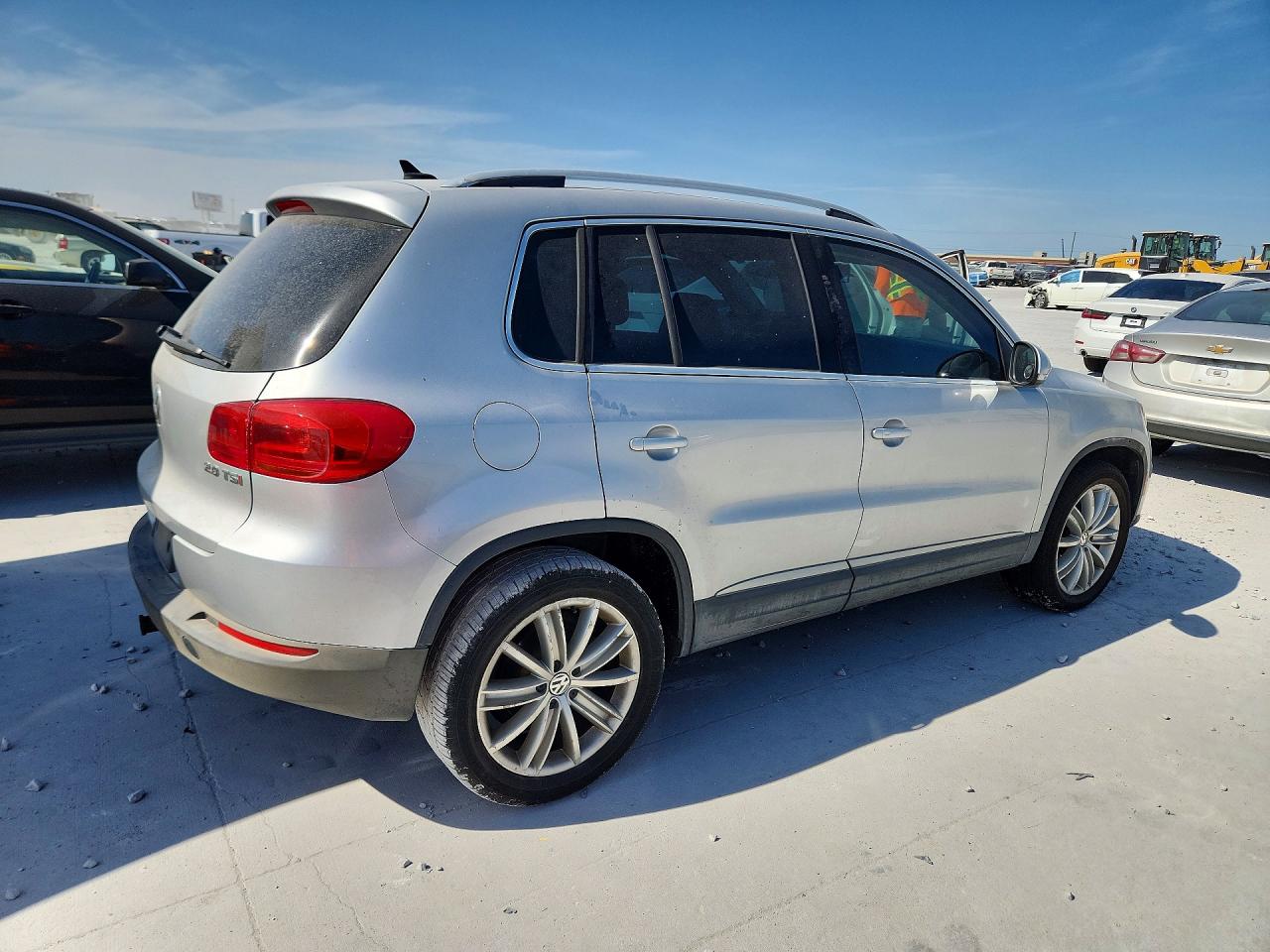 2014 Volkswagen Tiguan S Silver vin: WVGAV3AX1EW625445