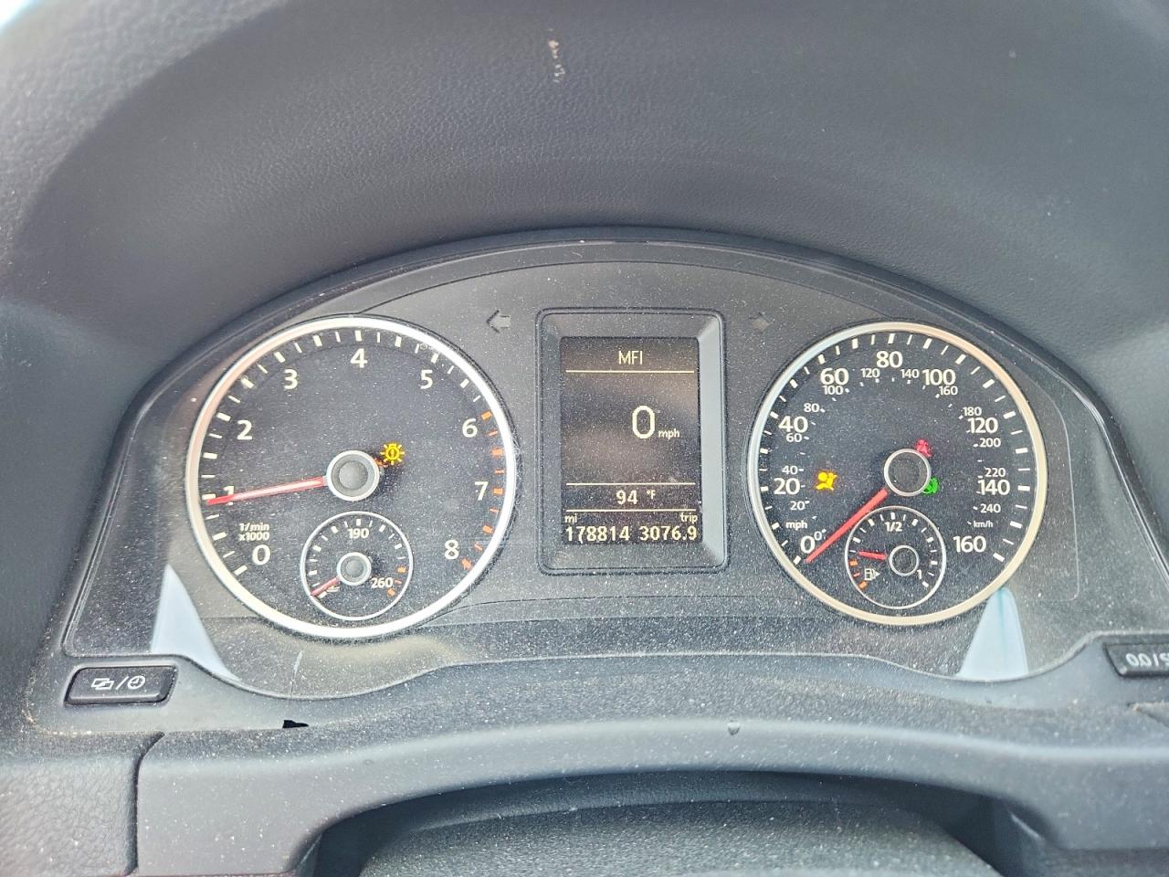 2014 Volkswagen Tiguan S Silver vin: WVGAV3AX1EW625445