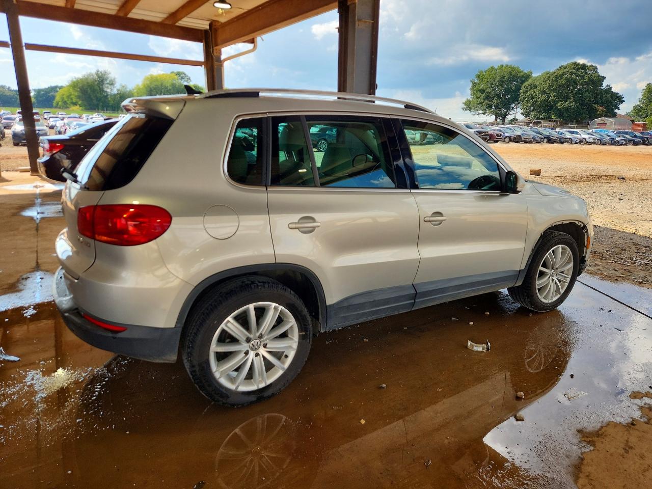 2013 Volkswagen Tiguan S Silver vin: WVGAV3AX2DW609219