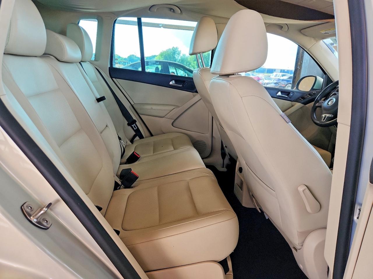 2013 Volkswagen Tiguan S Silver vin: WVGAV3AX2DW609219