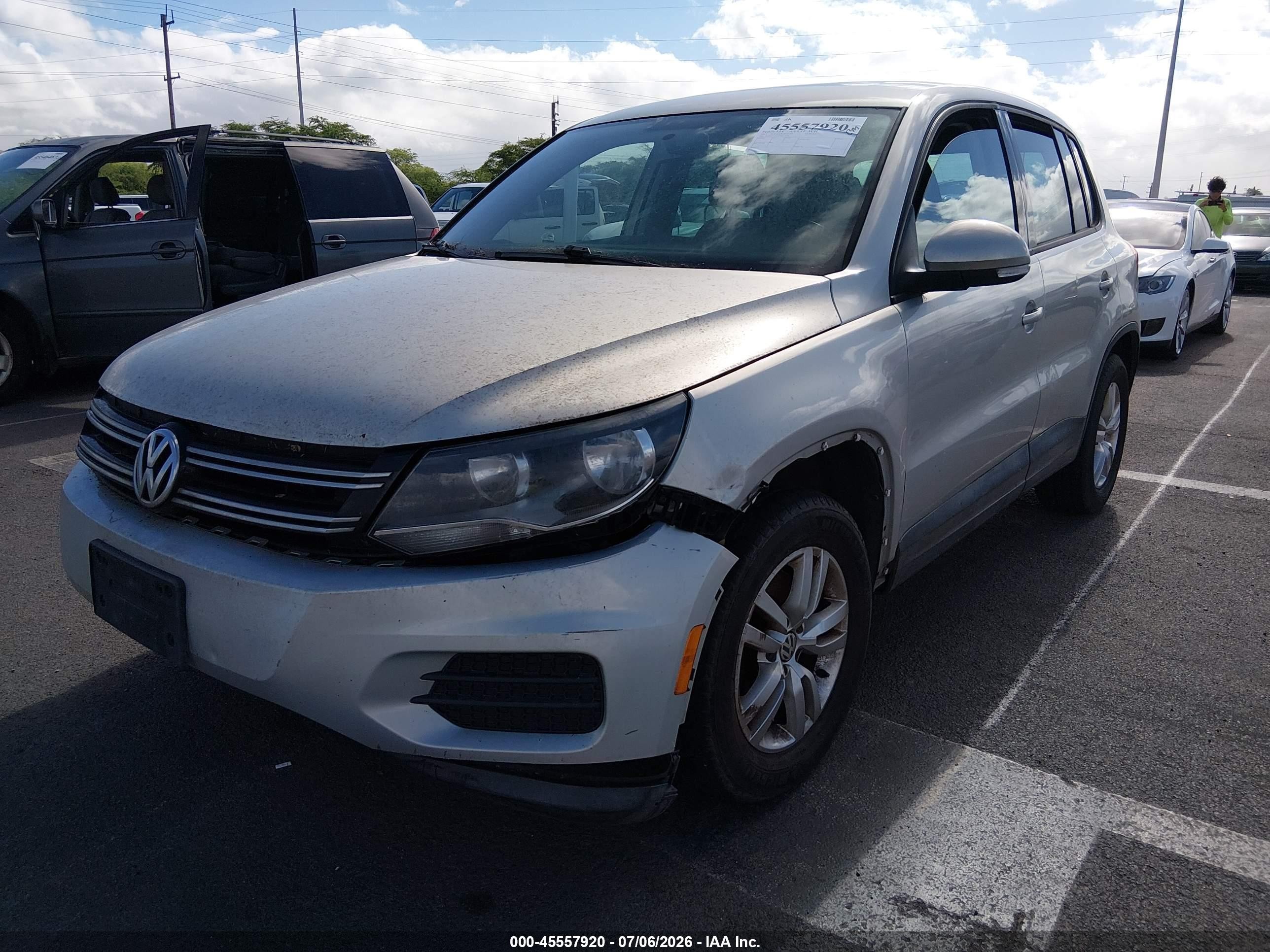 2013 Volkswagen Tiguan S Silver vin: WVGAV3AX2DW615974