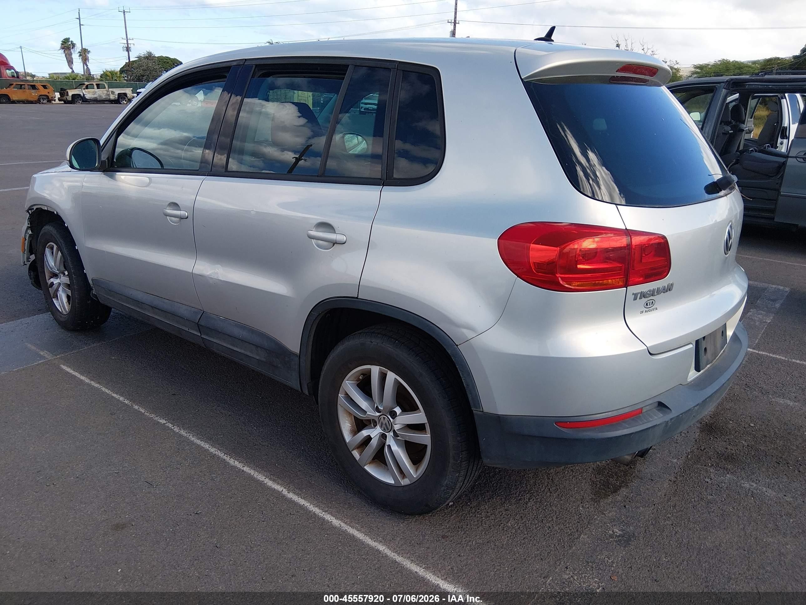 2013 Volkswagen Tiguan S Silver vin: WVGAV3AX2DW615974