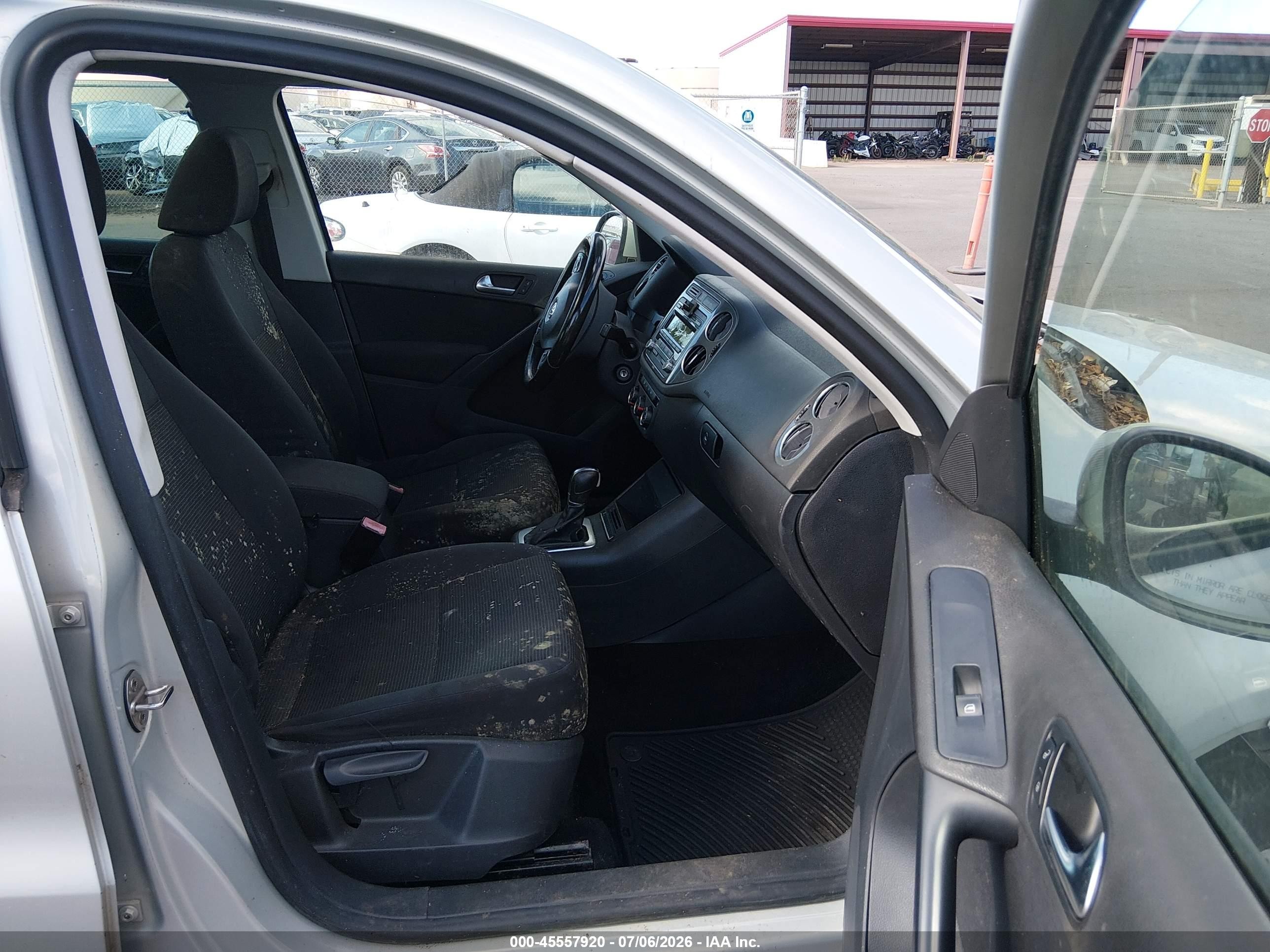 2013 Volkswagen Tiguan S Silver vin: WVGAV3AX2DW615974