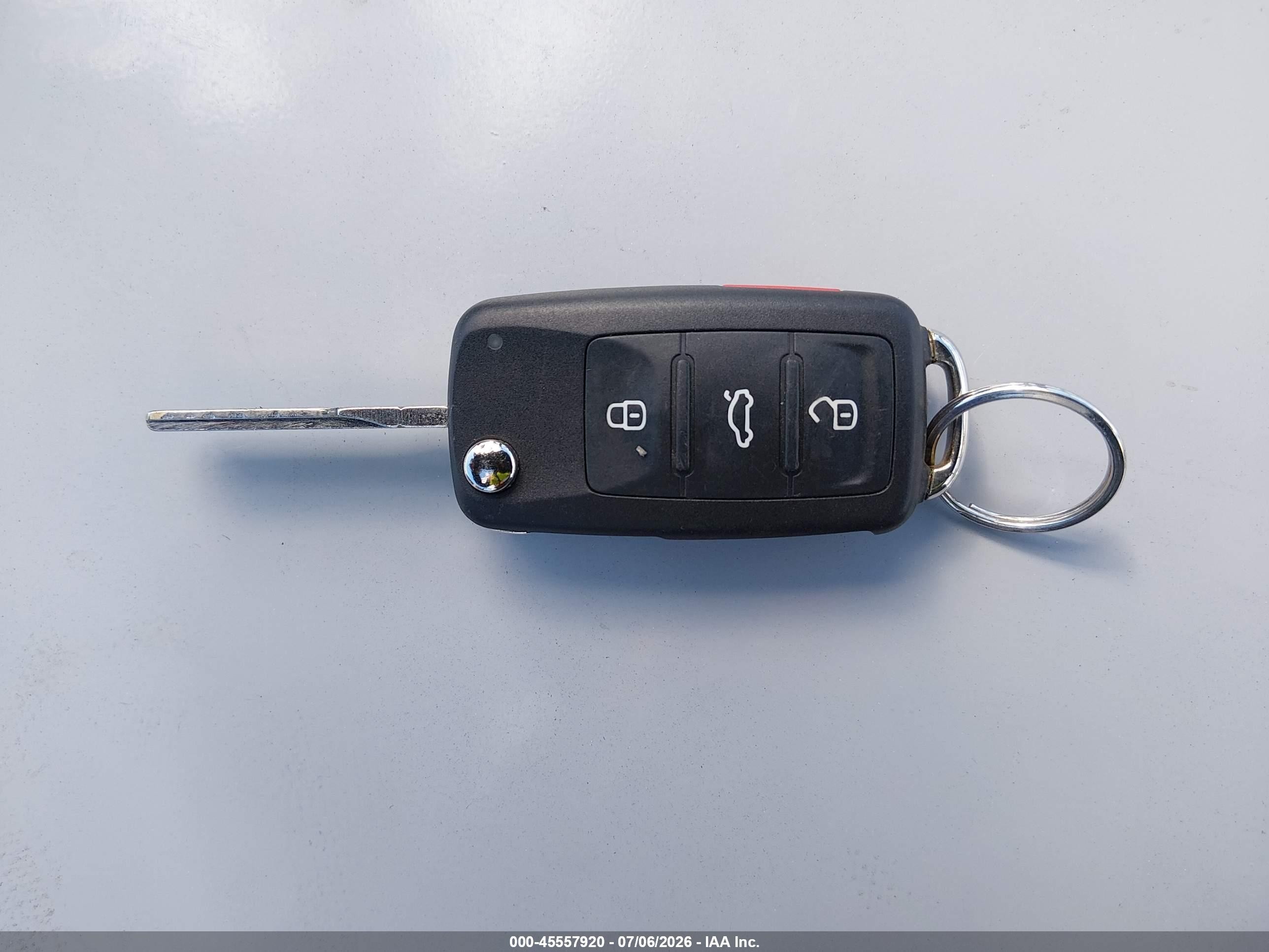 2013 Volkswagen Tiguan S Silver vin: WVGAV3AX2DW615974