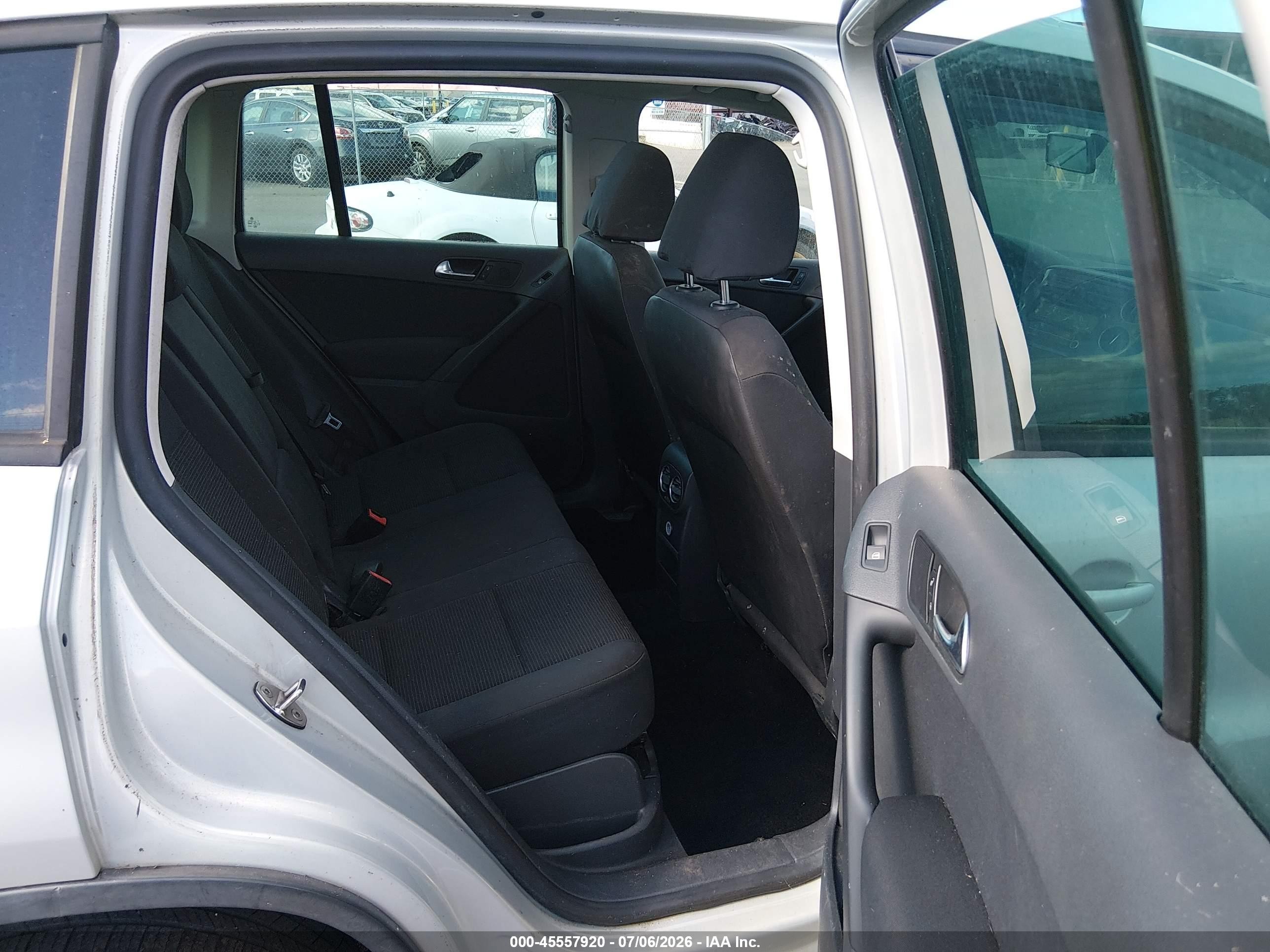 2013 Volkswagen Tiguan S Silver vin: WVGAV3AX2DW615974