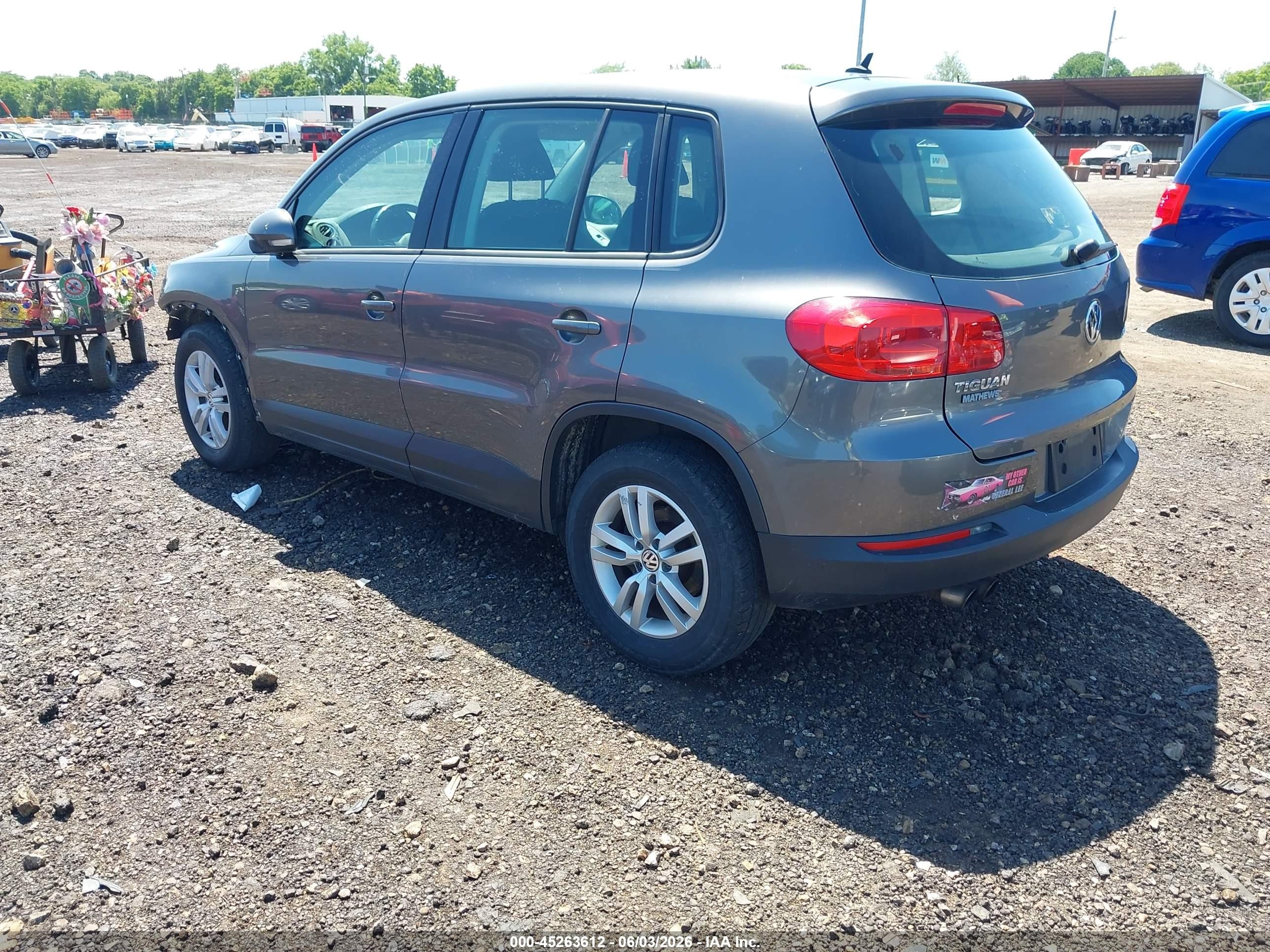 2014 Volkswagen Tiguan S Silver vin: WVGAV3AX2EW595288