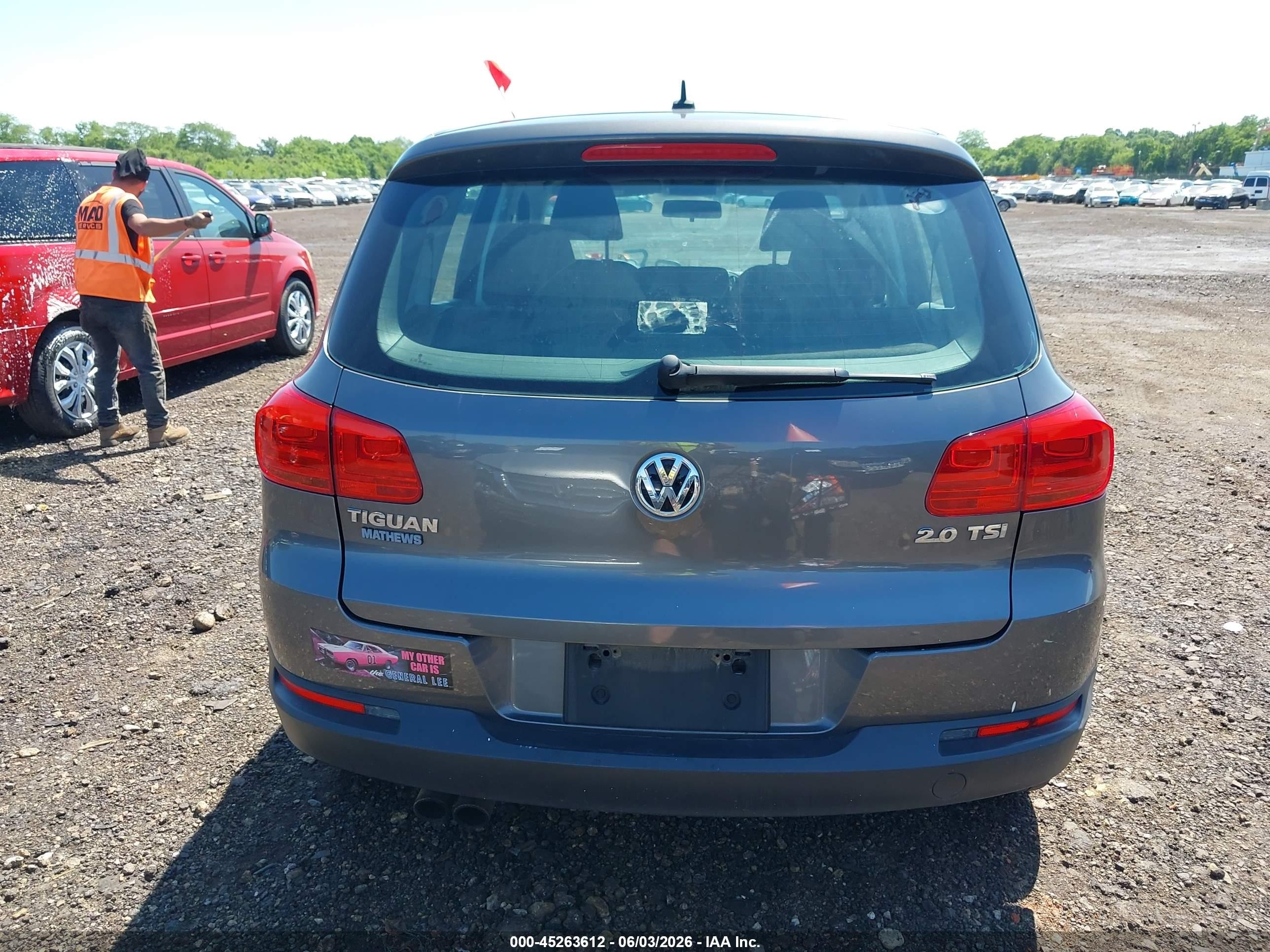 2014 Volkswagen Tiguan S Silver vin: WVGAV3AX2EW595288