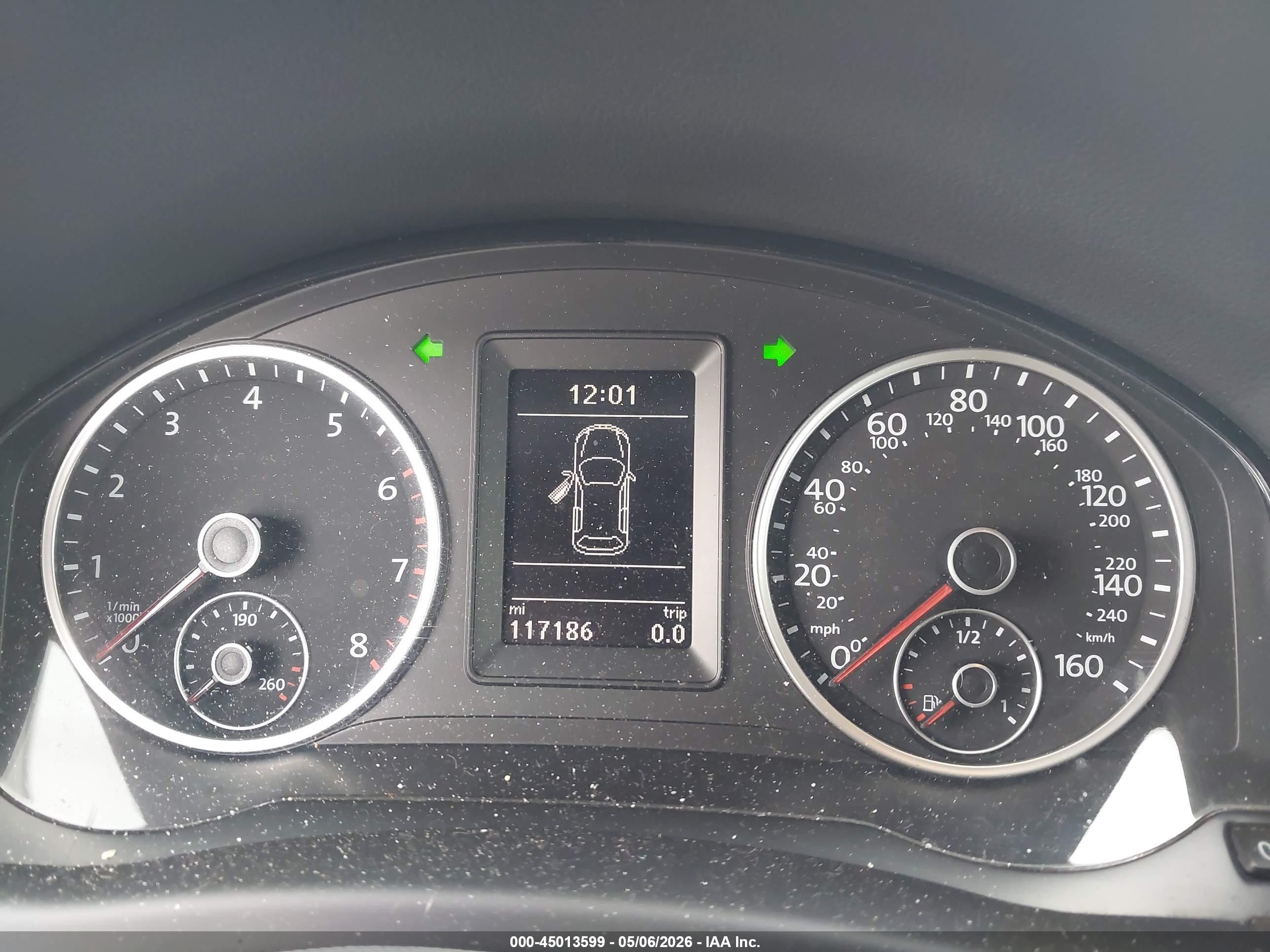 2014 Volkswagen Tiguan S White vin: WVGAV3AX2EW623428