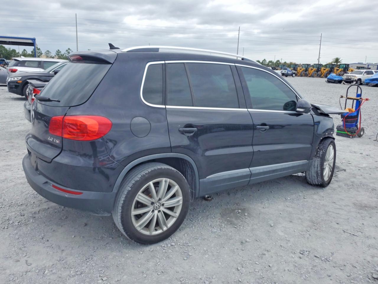 2013 Volkswagen Tiguan S Black vin: WVGAV3AX3DW565909